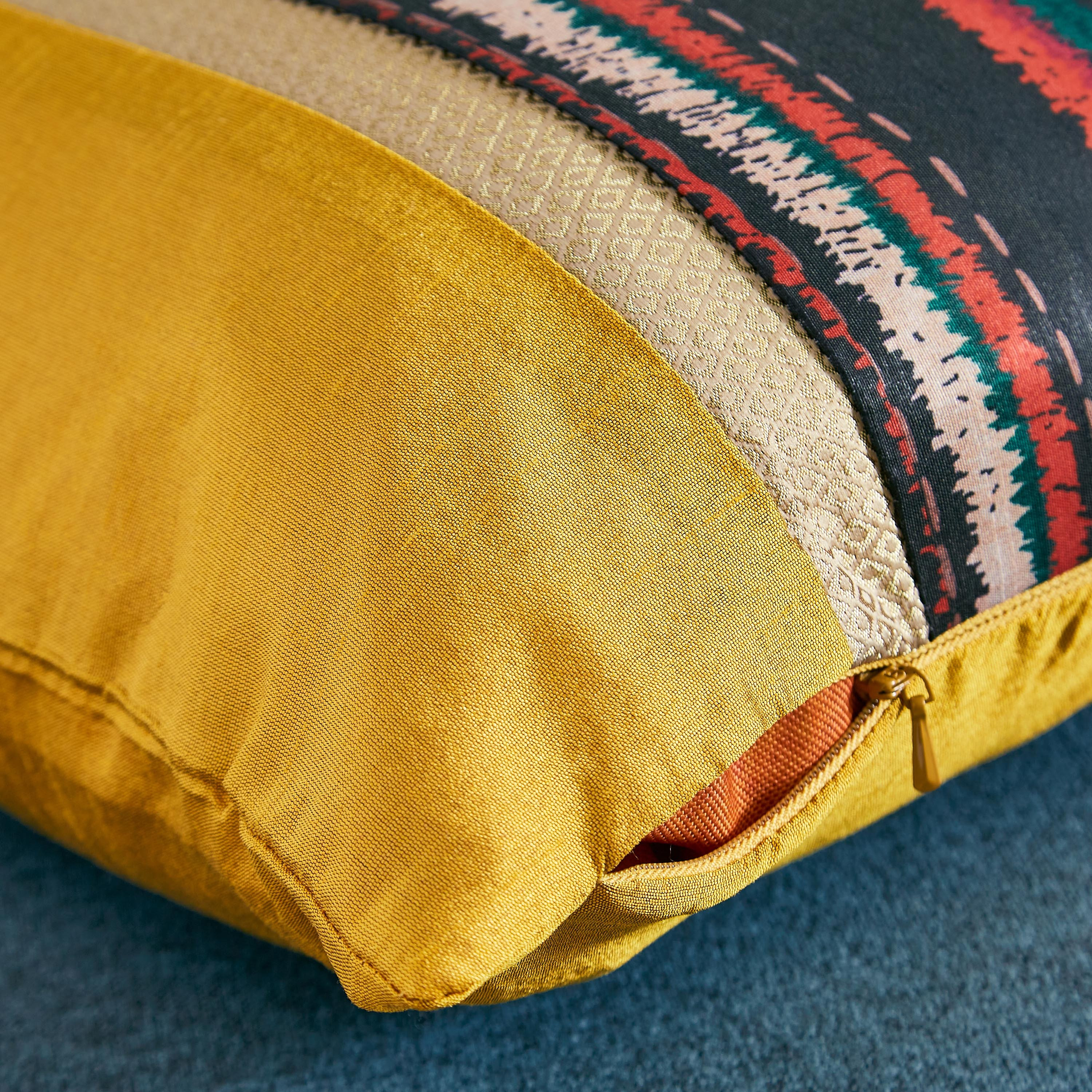 غطاء وسادة بطبعات من خمسار - 40x40 سم-hbxhomeware-cushionsandcovers-cushioncovers-image-3