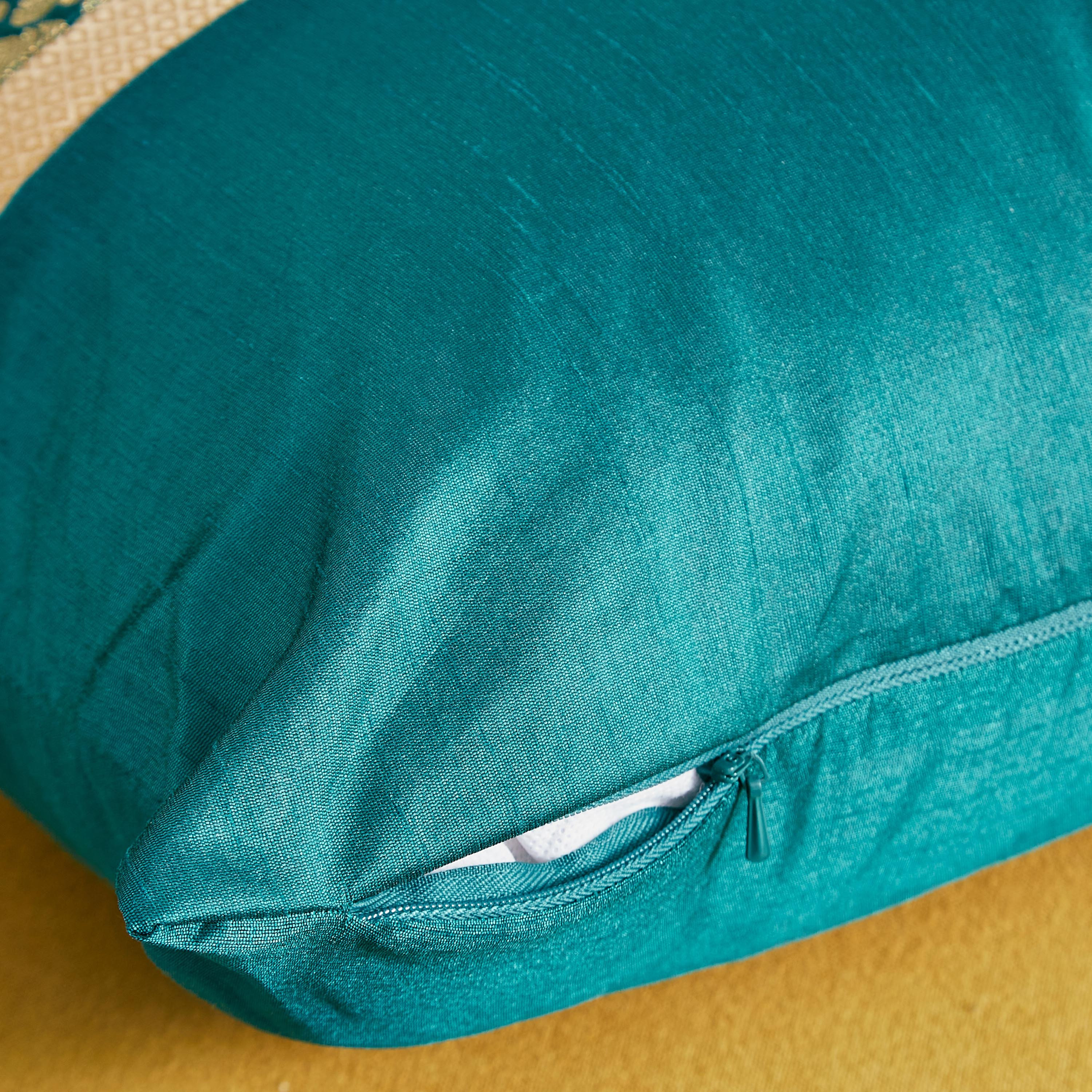غطاء وسادة بتصاميم متداخلة جاكار من يانا - 30x50 سم-hbxhomeware-cushionsandcovers-cushioncovers-image-3