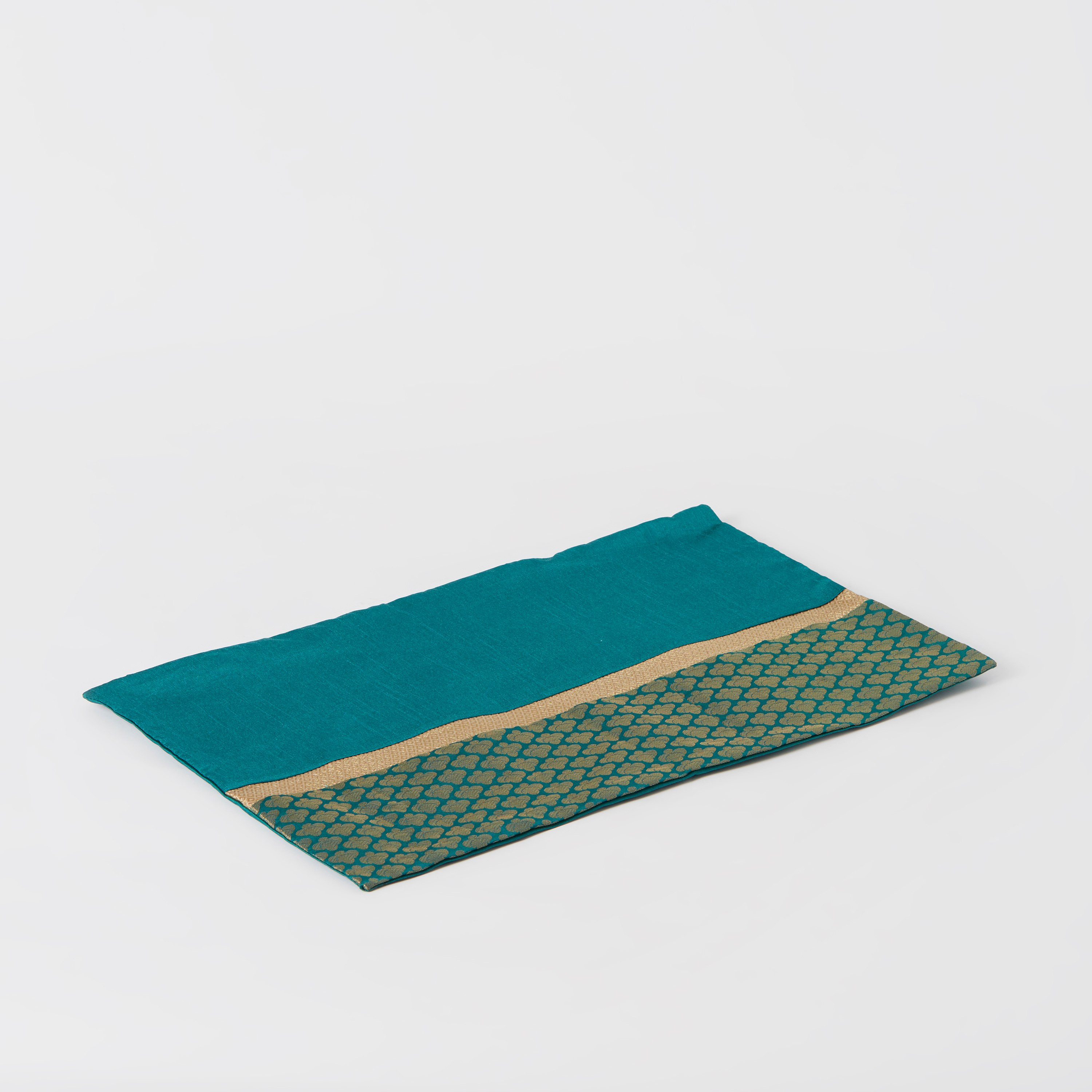 غطاء وسادة بتصاميم متداخلة جاكار من يانا - 30x50 سم-hbxhomeware-cushionsandcovers-cushioncovers-image-6