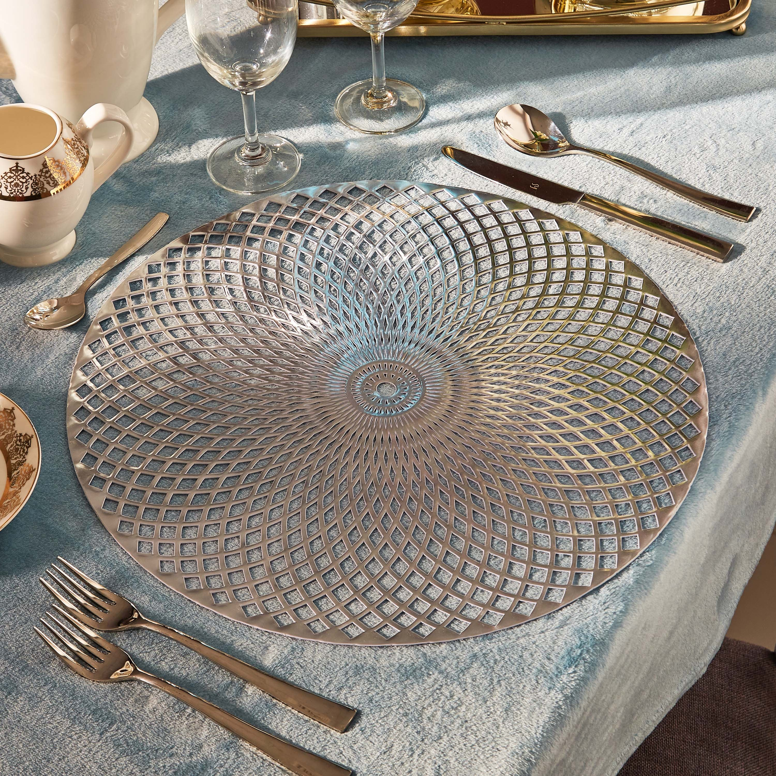 لبادة صحون بي في سي من إلياس - 38 سم-hbxdecorandfurnishings-homefurnishings-tablelinens-image-1