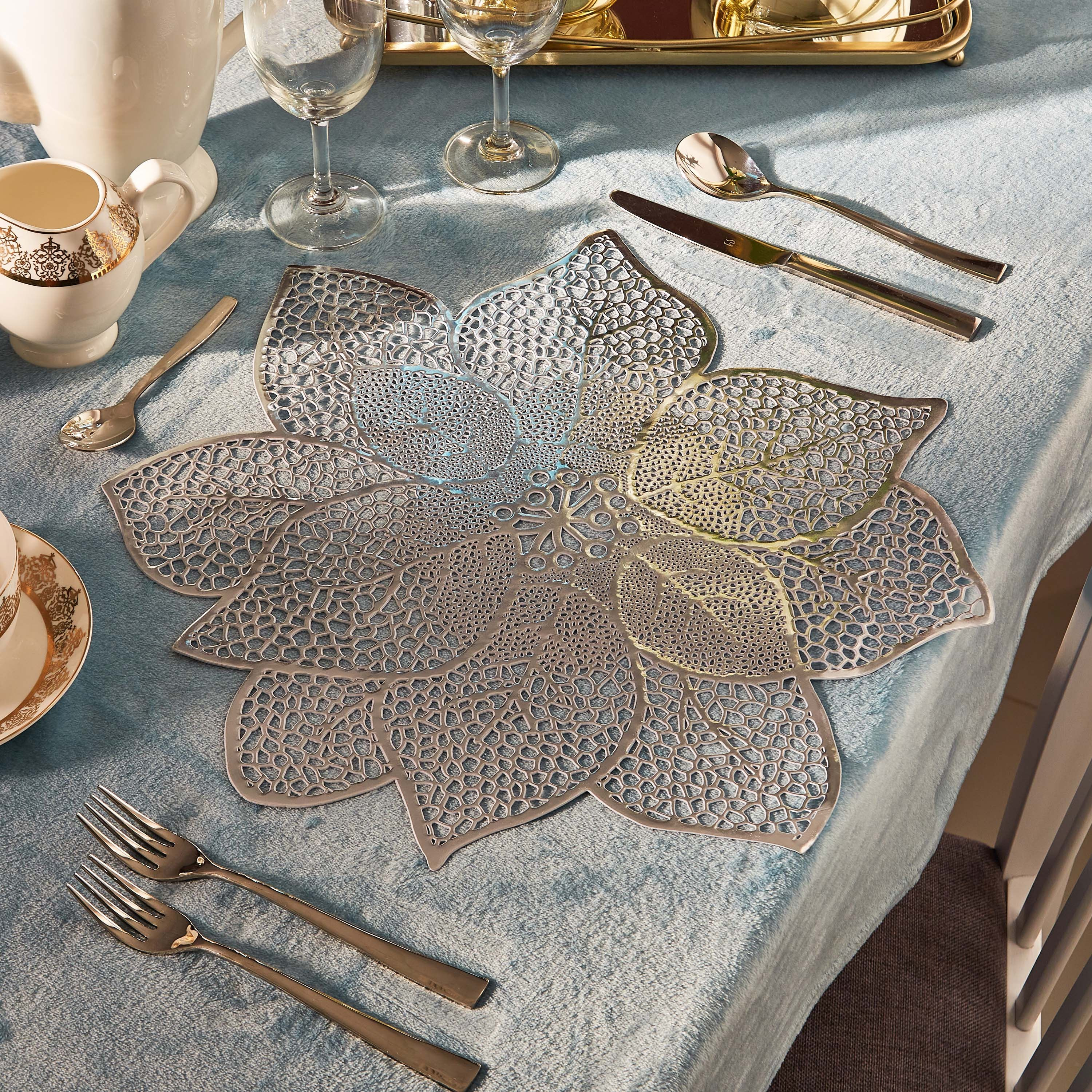 لبادة صحون بي في سي من آفا - 43x42 سم-hbxdecorandfurnishings-homefurnishings-tablelinens-image-1
