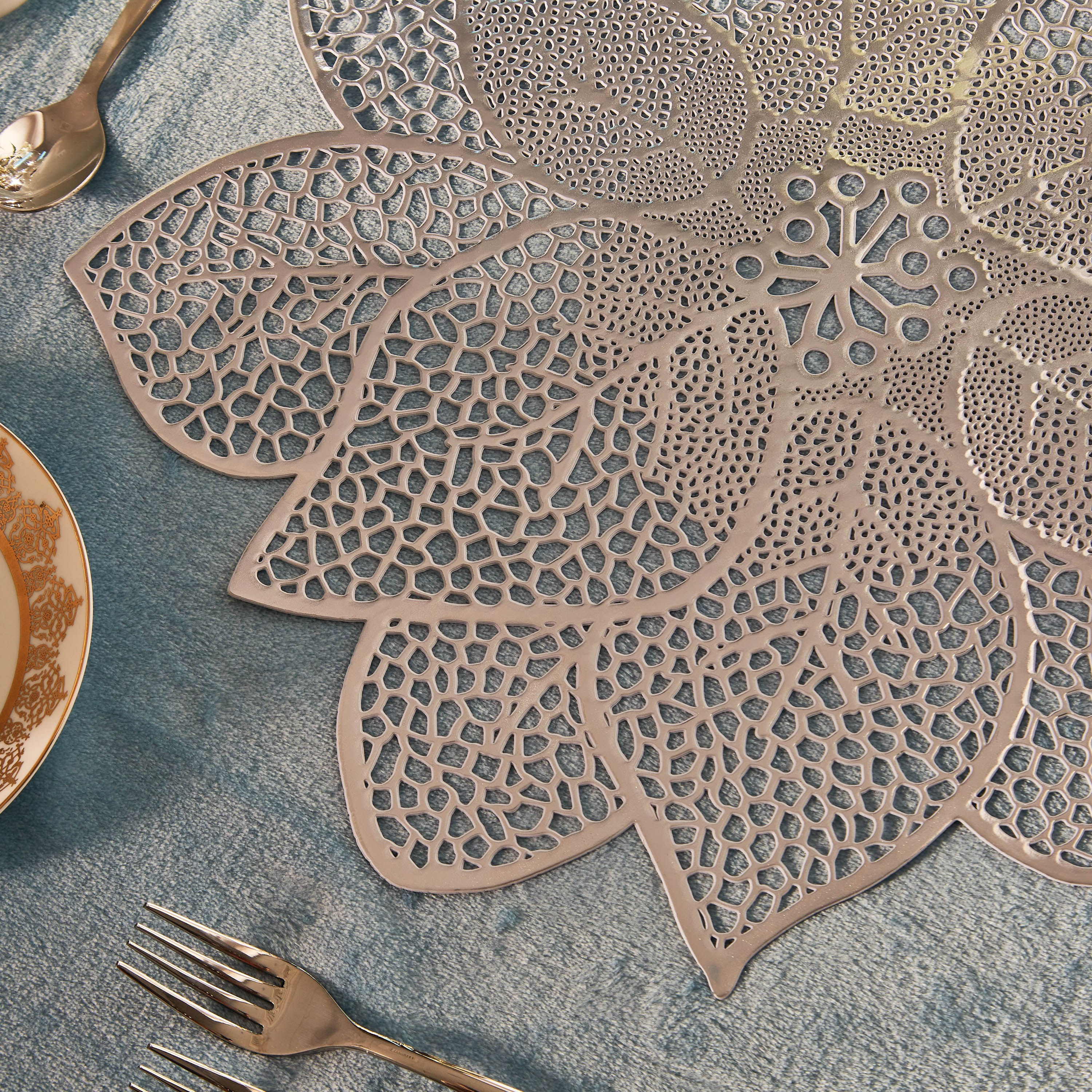 لبادة صحون بي في سي من آفا - 43x42 سم-hbxdecorandfurnishings-homefurnishings-tablelinens-image-2