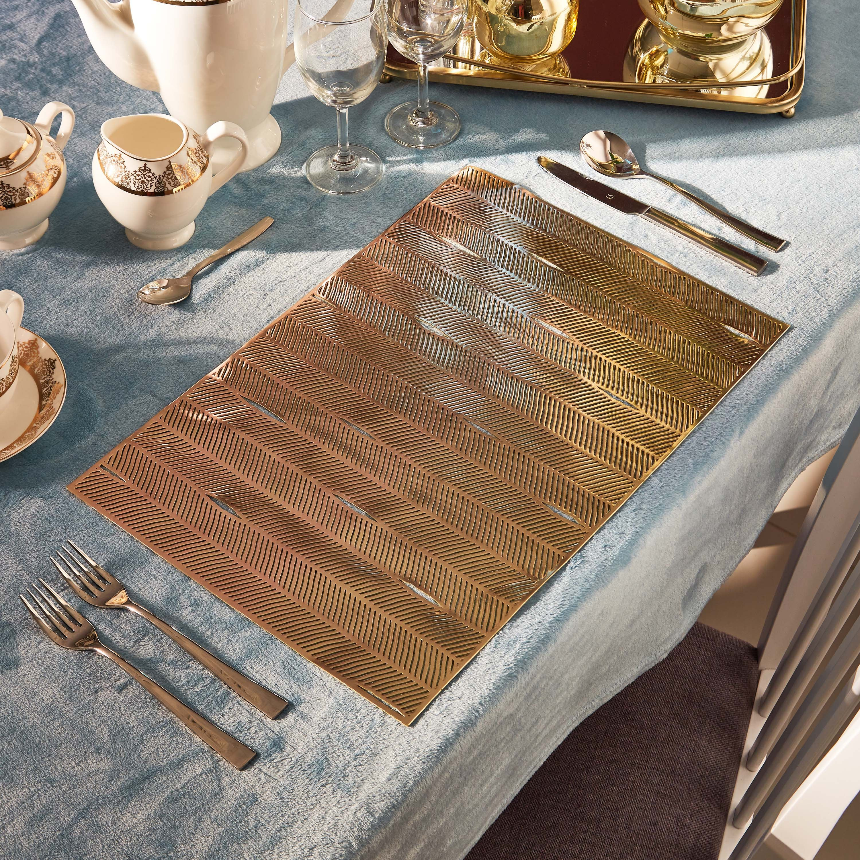 لبادة صحون بي في سي من ثيا - 30x45 سم-hbxdecorandfurnishings-homefurnishings-tablelinens-image-1