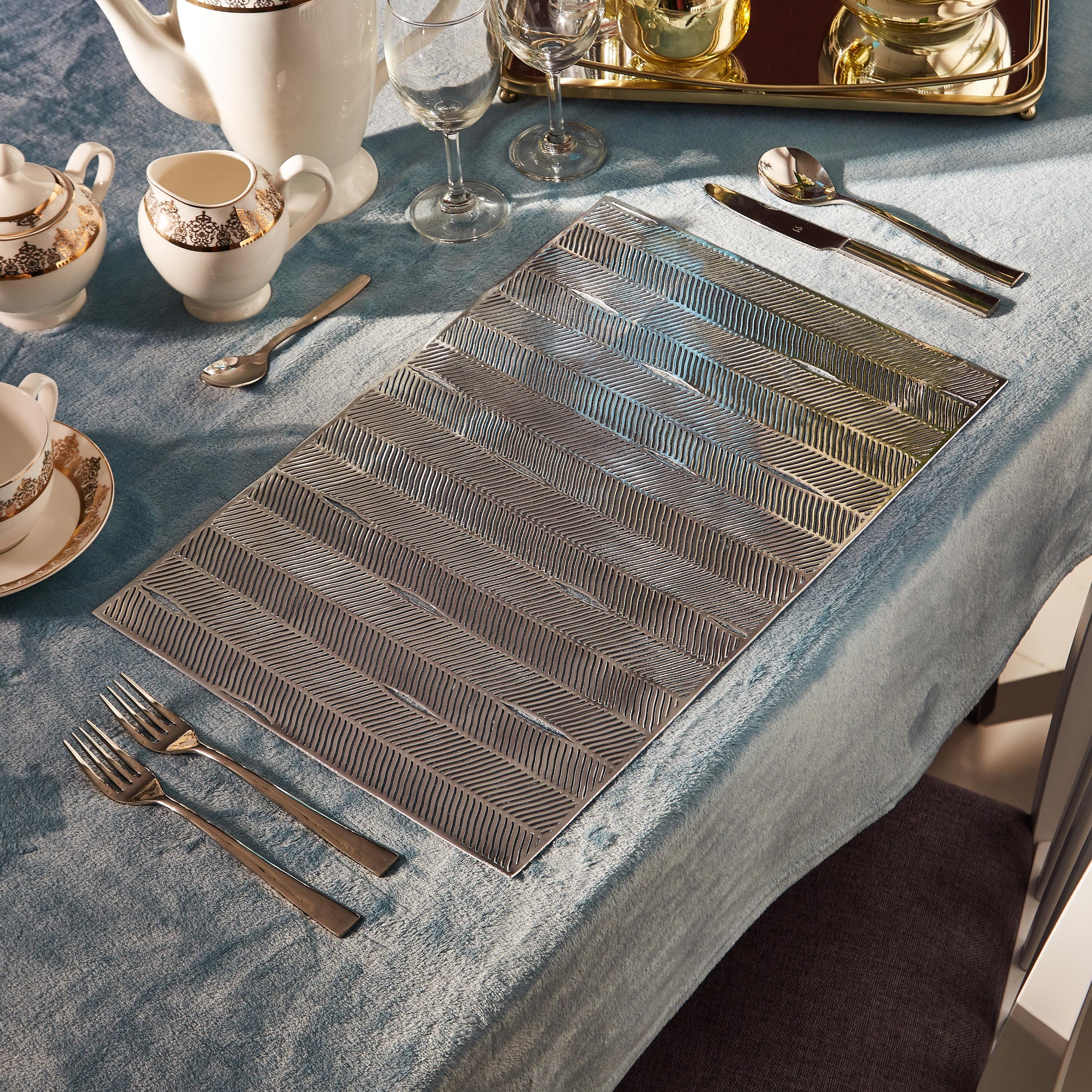 Thea PVC Placemat - 30x45 cm-hbxdecorandfurnishings-homefurnishings-tablelinens-image-1