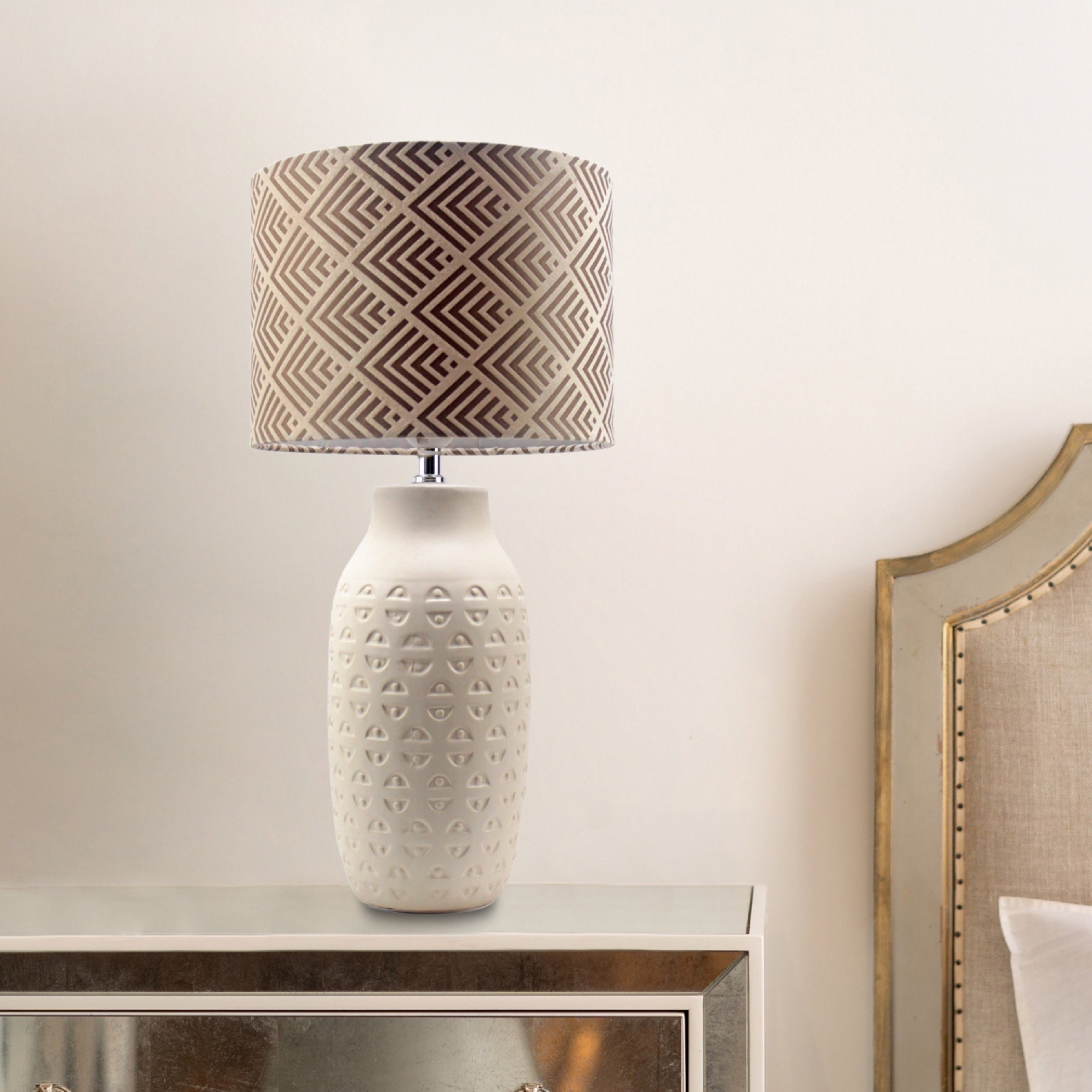 مصباح طاولة سيراميك مزخرف مع قاعدة بارزة الملمس من كوين - 25x50 سم-hbxlivingroom-lighting-tablelamps-image-1