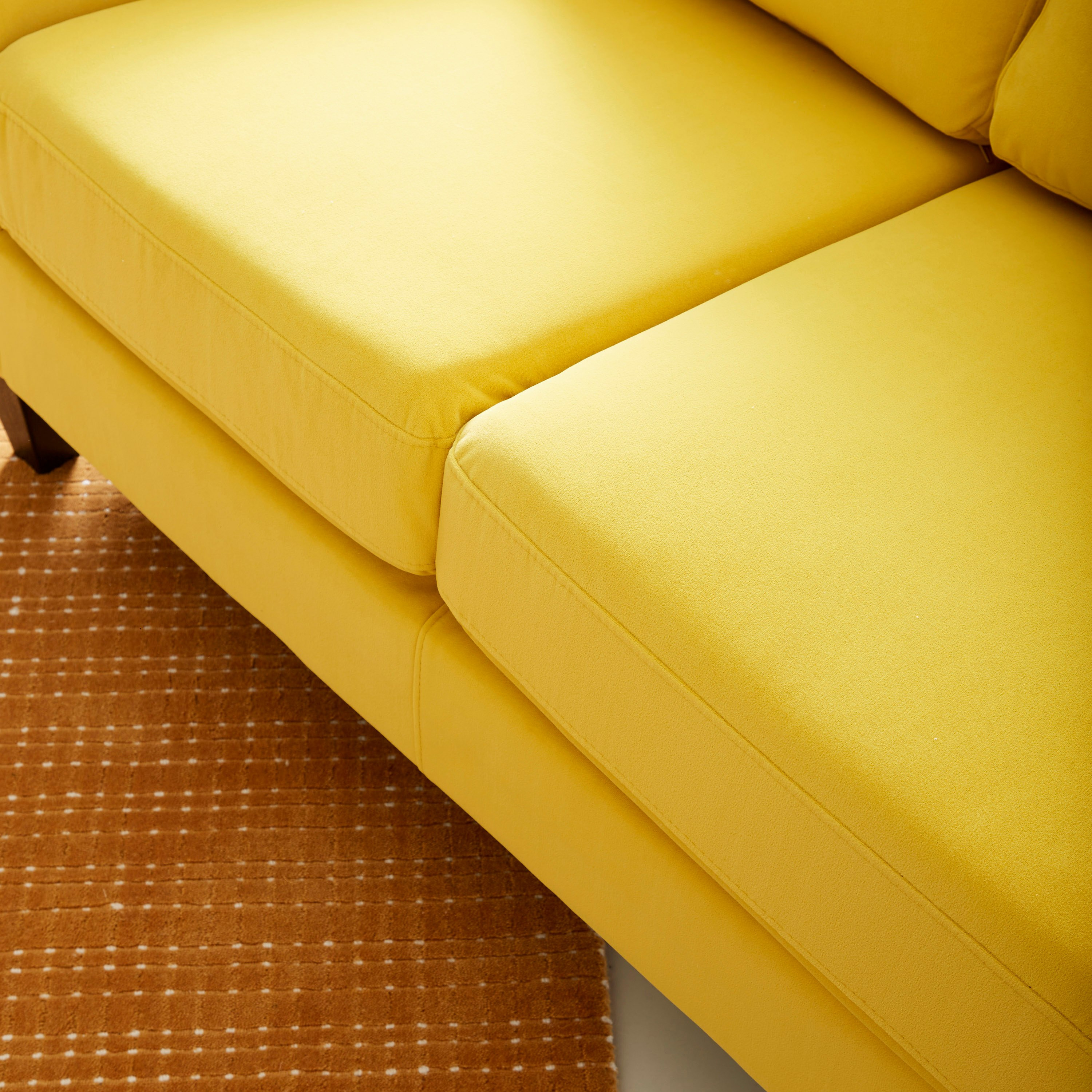 كنبة مقعدين بوسادتين من ويلكن-hbxlivingroom-sofasandarmchairs-sofas-image-6