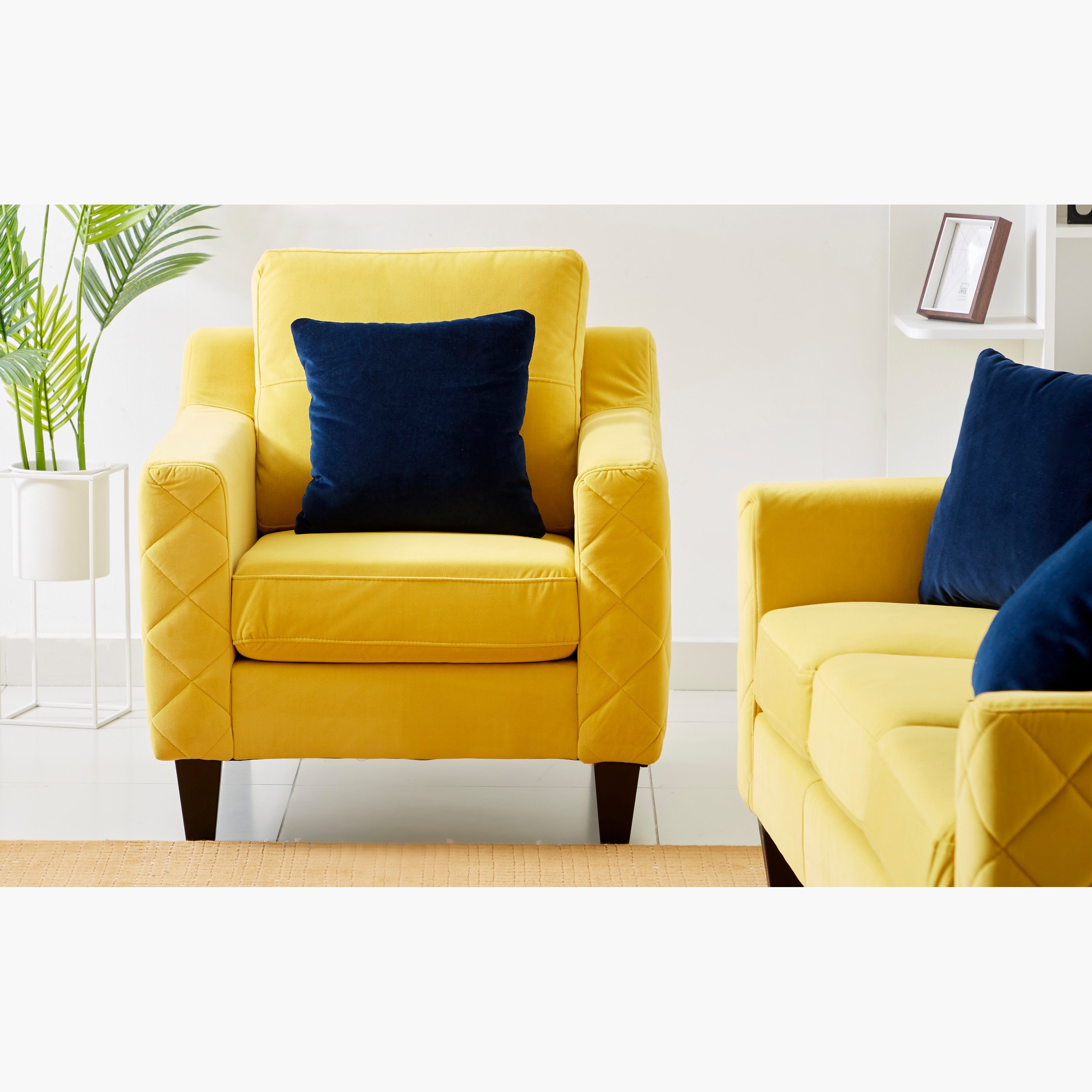 كنبة بمقعد واحد ووسادة من ويلكن-hbxlivingroom-sofasandarmchairs-sofas-image-1
