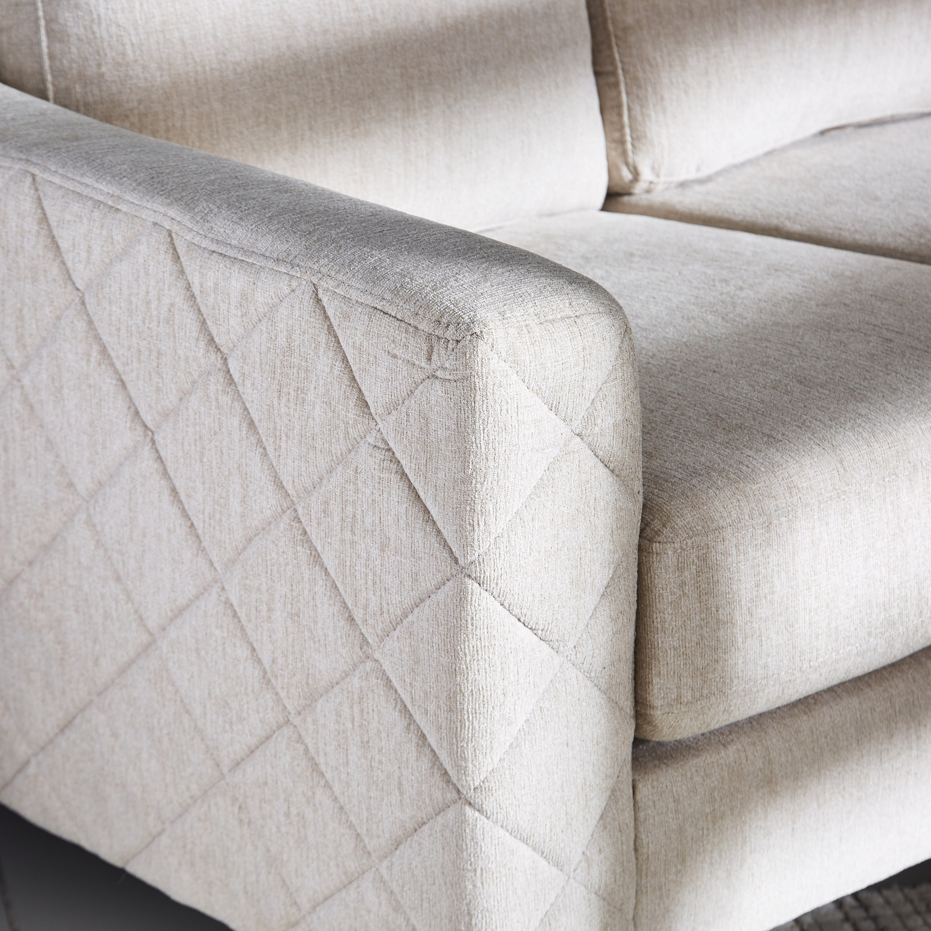 كنبة 3 مقاعد بوسادتين من ويلكن-hbxlivingroom-sofasandarmchairs-sofas-image-5