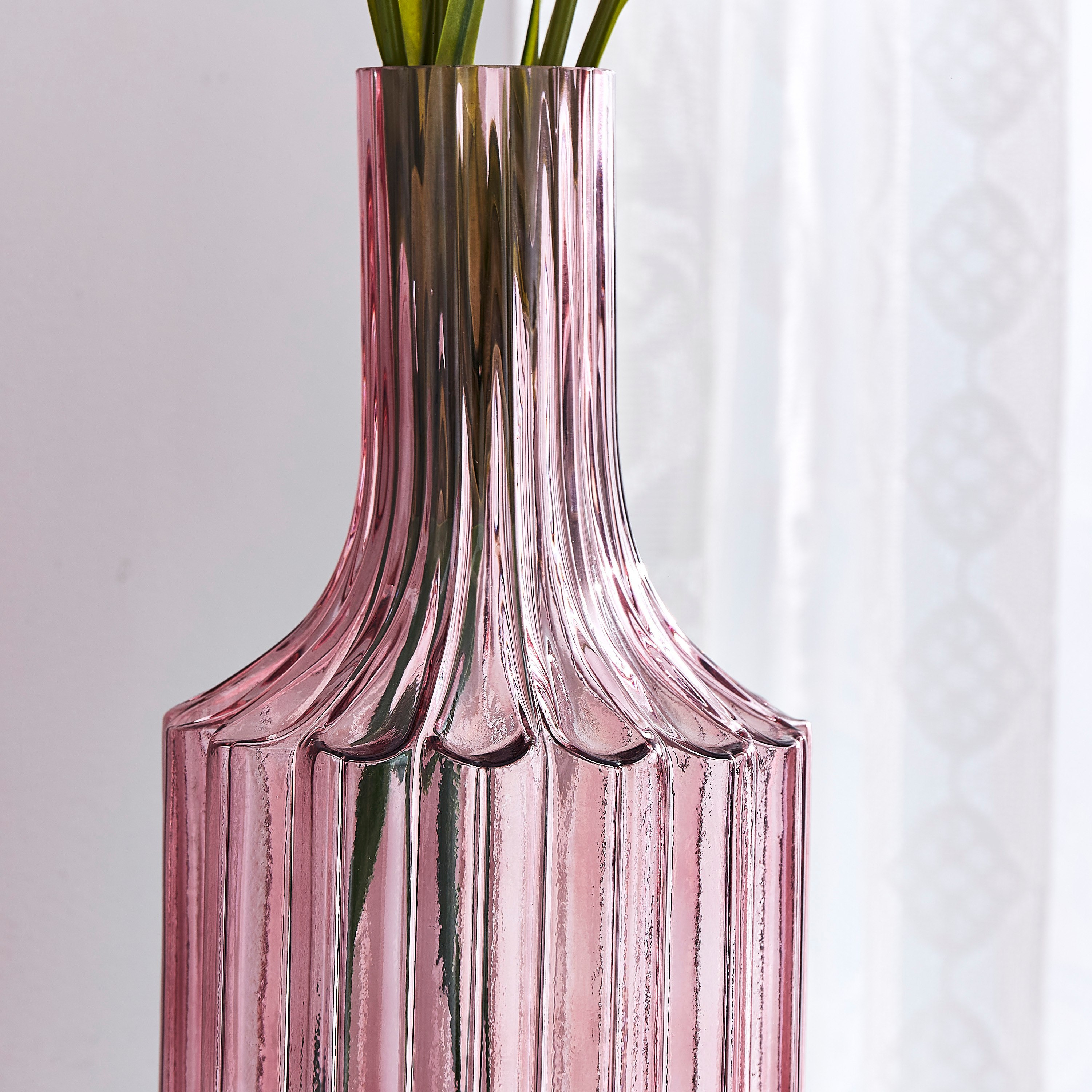 مزهرية زجاجية طويلة مضلعة من ريو - 17x50 سم-hbxbedroom-decorandaccessories-vases-image-3