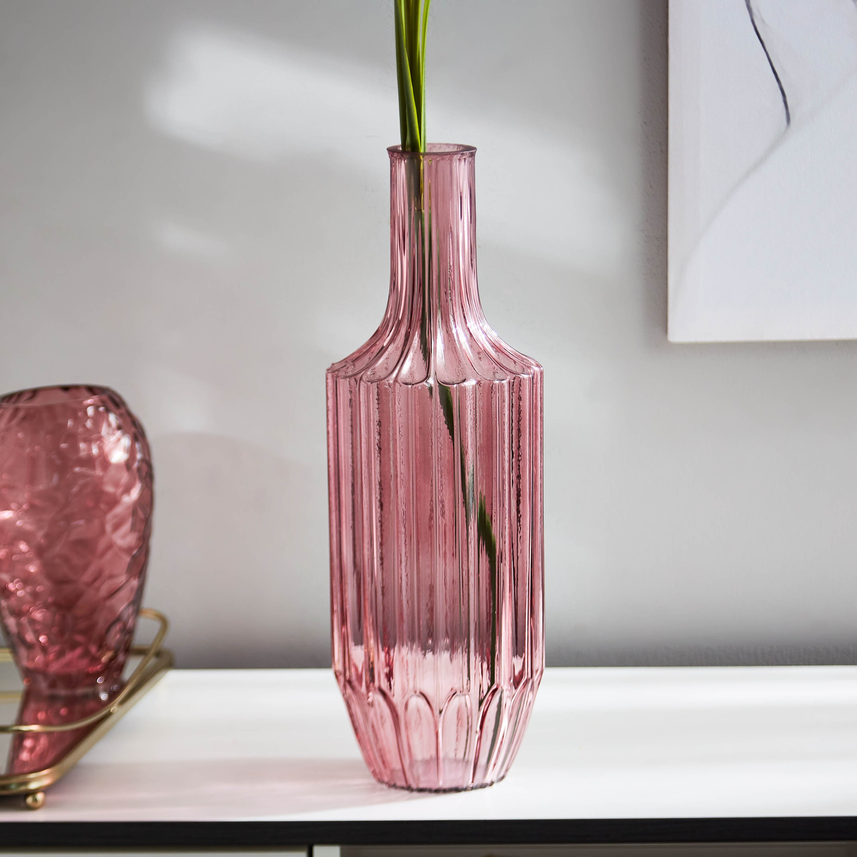 مزهرية صغيرة مضلعة زجاجية من ريو - 13x40 سم-hbxbedroom-decorandaccessories-vases-image-1