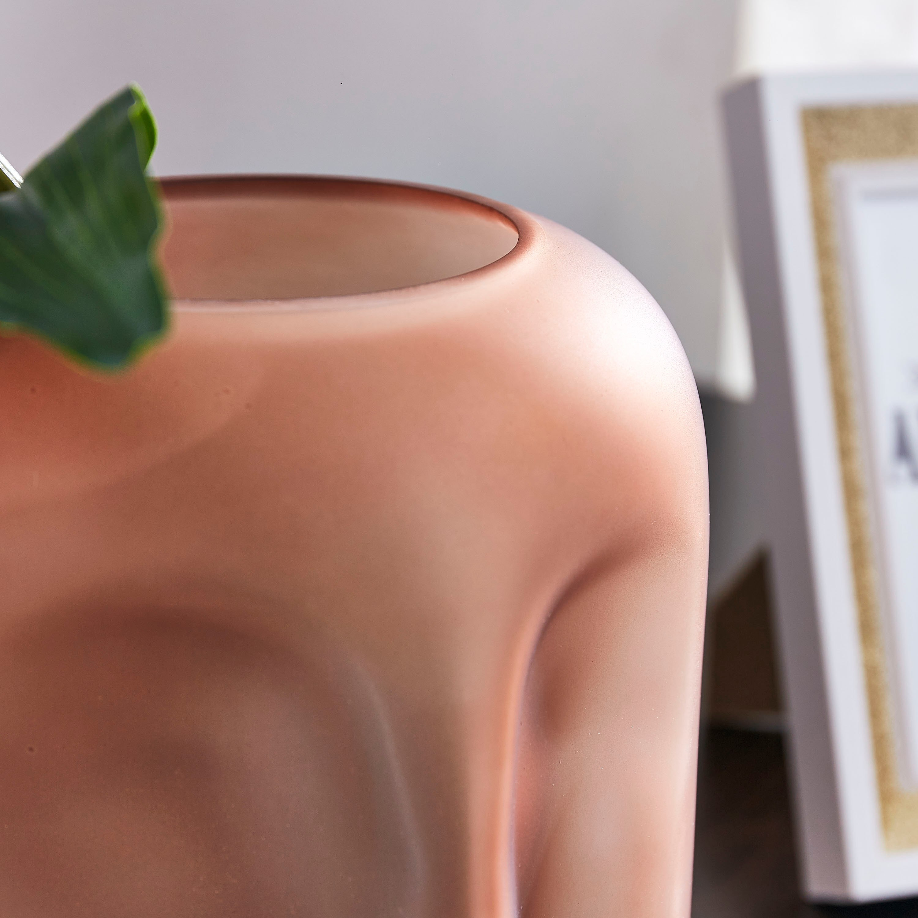 مزهرية زجاجية على شكل وجة من ريو - 16x20 سم-hbxbedroom-decorandaccessories-vases-image-3