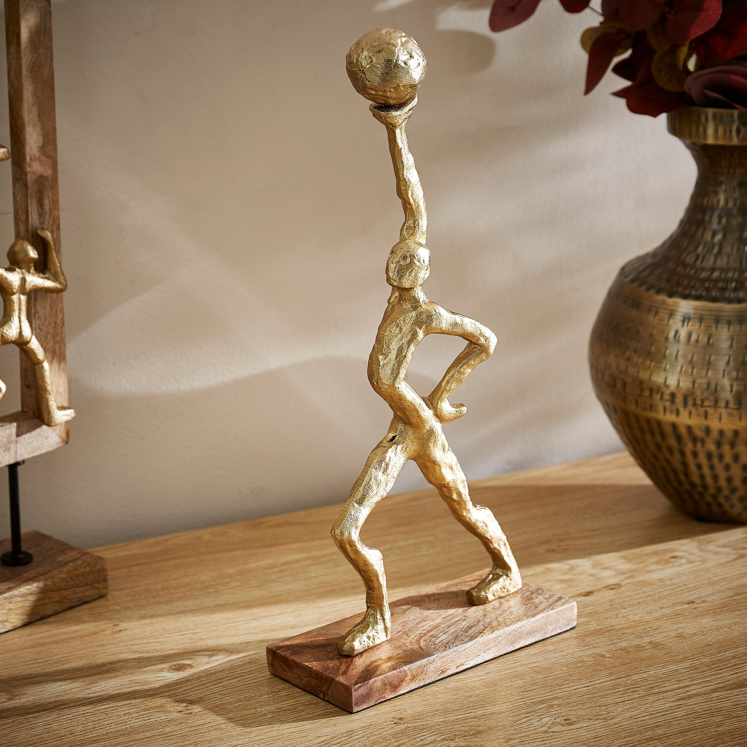 تمثال معدني من تريفيا - 18×10×30 سم-hbxhomeware-homedecor-figurinesandornaments-image-2