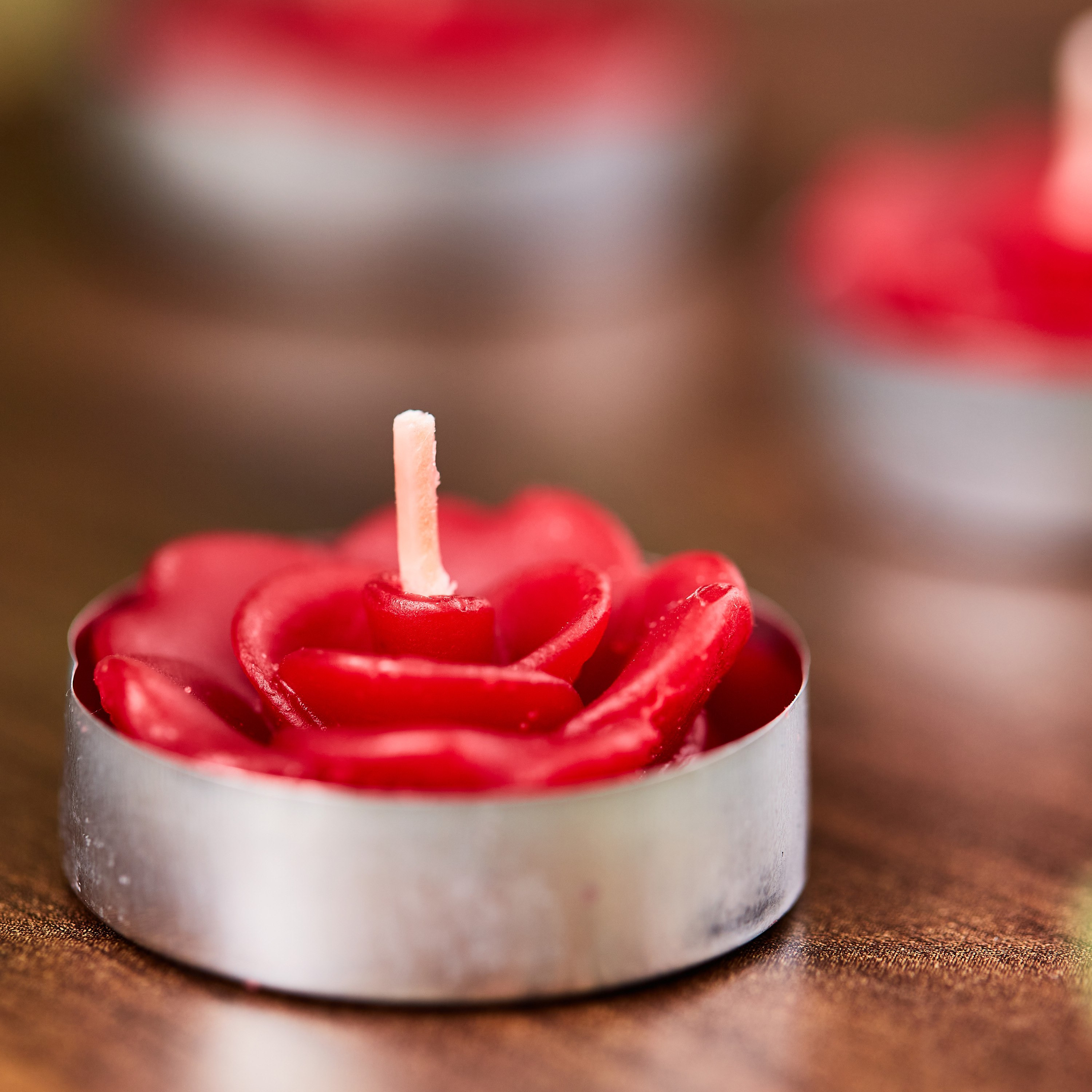 Tamara 6-Piece Rosewood and Cedar Floating Tealight Candle Set - 10 gms-hbxhomeware-hbxdecorandfurnishings-image-2