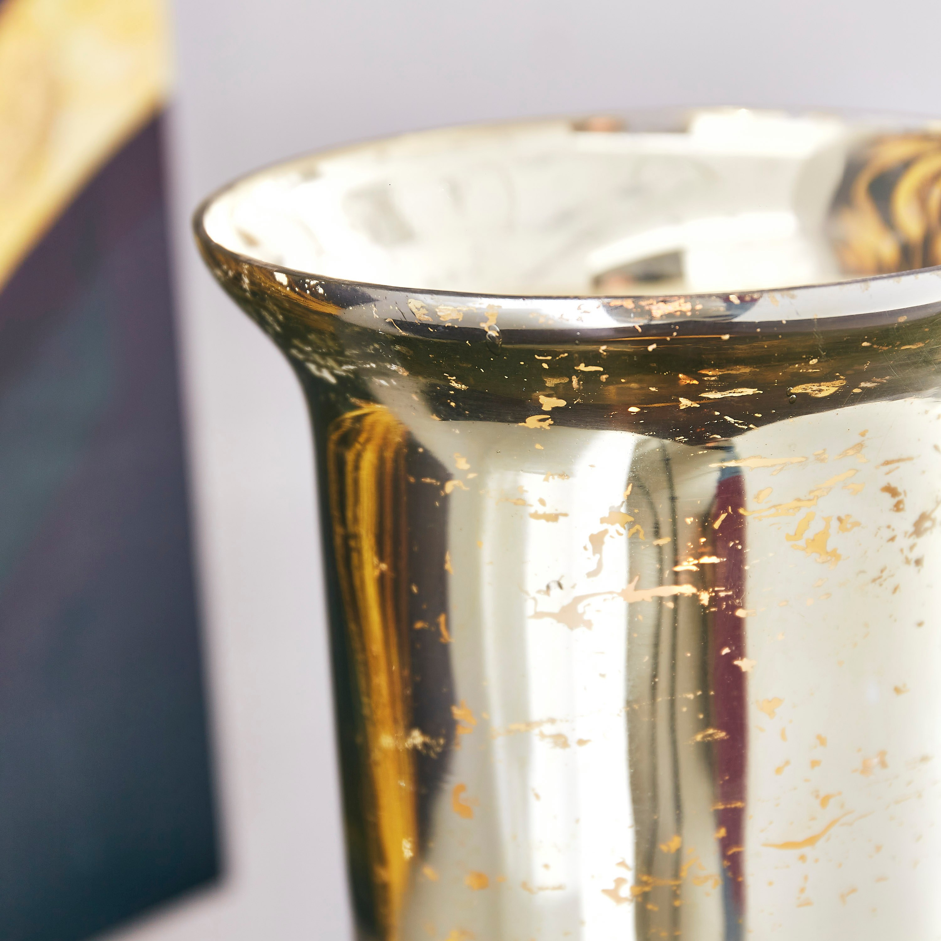 حامل شموع زجاجي بقاعدة معدن من أروها - 11x11x28 سم-hbxlivingroom-decorandaccessories-candleholders-image-3