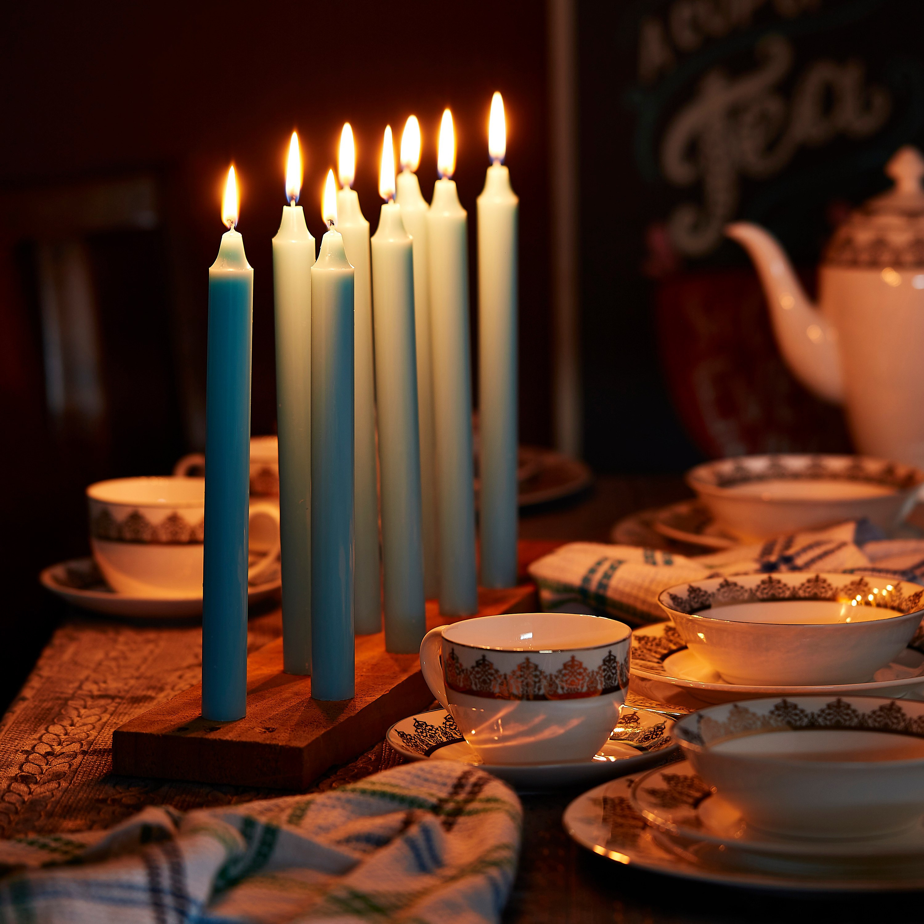 Mia Vanilla Scented 8-Piece Tapered Candle Set - 25 cm-hbxhomeware-hbxdecorandfurnishings-image-3