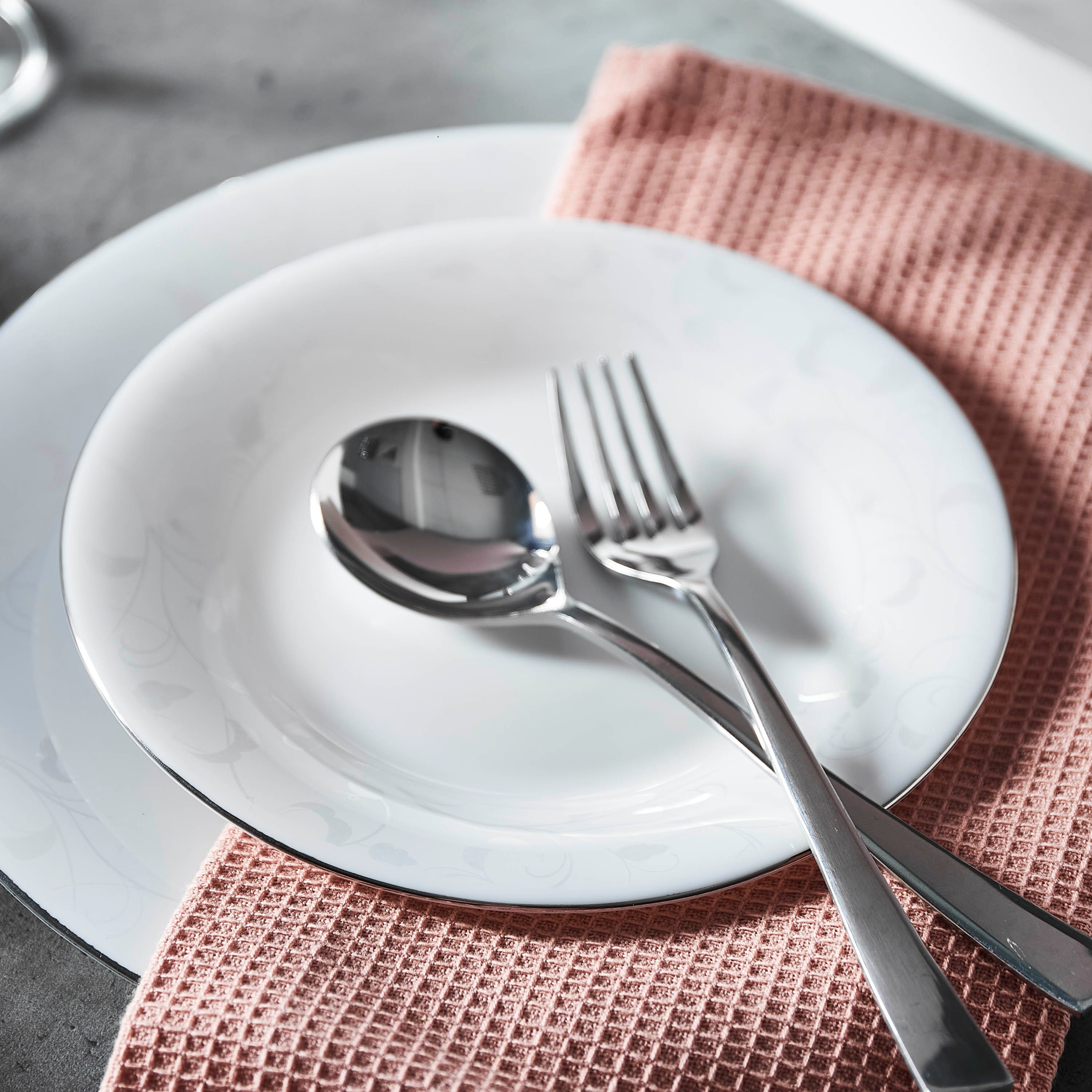 صحن تحلية بطبعات أوبالوير من فيكتوريانا - 18 سم-hbxdecorandfurnishings-tabletop-crockery-image-2