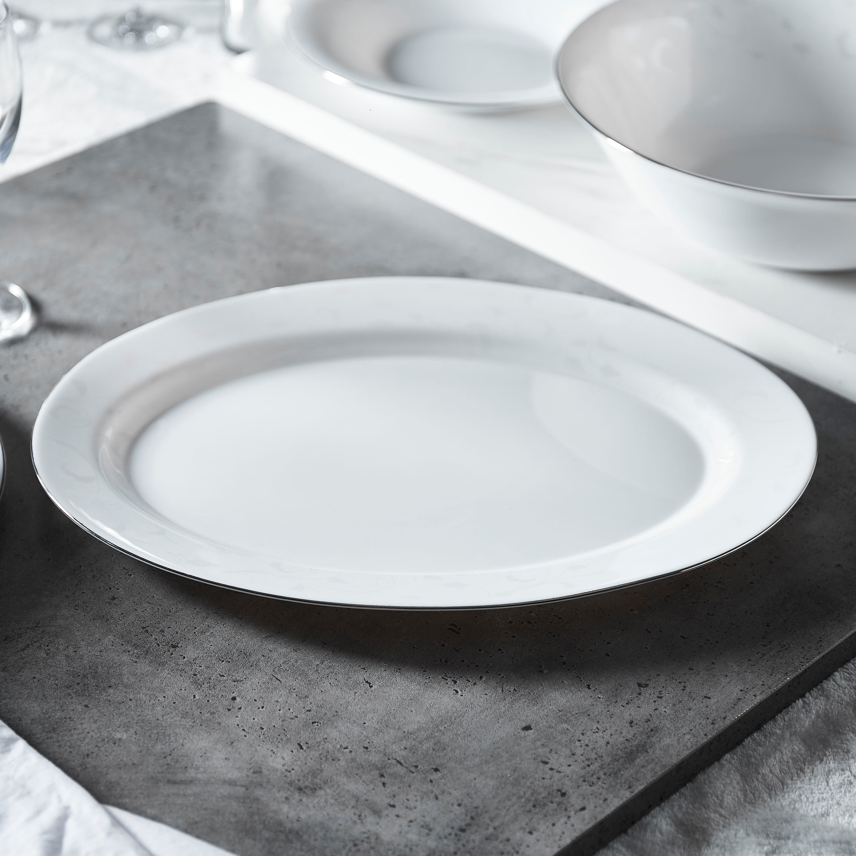 صحن بيضاوي بطبعات أوبالوير من فيكتوريانا - 36 سم-hbxdecorandfurnishings-tabletop-crockery-image-2