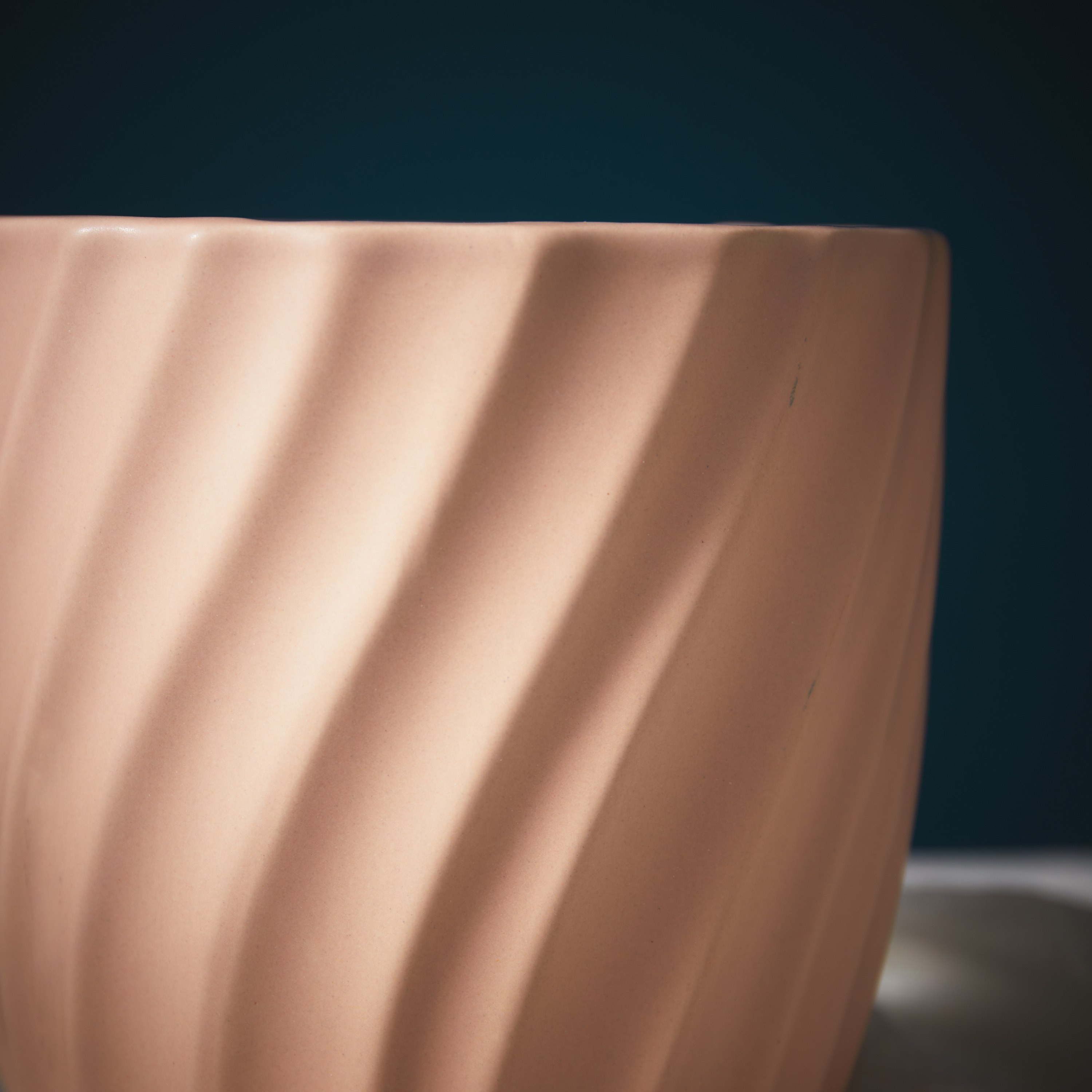 أصيص زرع سيراميك بارز الملمس من كيارا - 14×14×14 سم-PROMO_HB_AE_B1G1_250925-image-4
