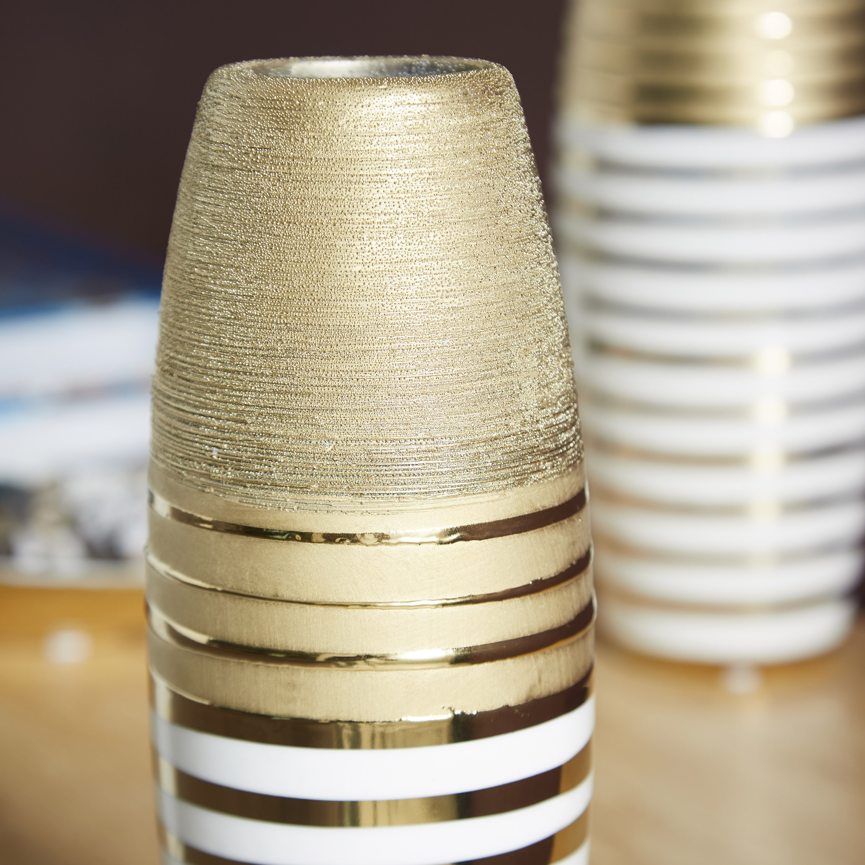 مزهرية سيراميك بارزة الملمس بحجم متوسط من ديوك - 9.2x9.2x24.2 سم-hbxbedroom-decorandaccessories-vases-image-3