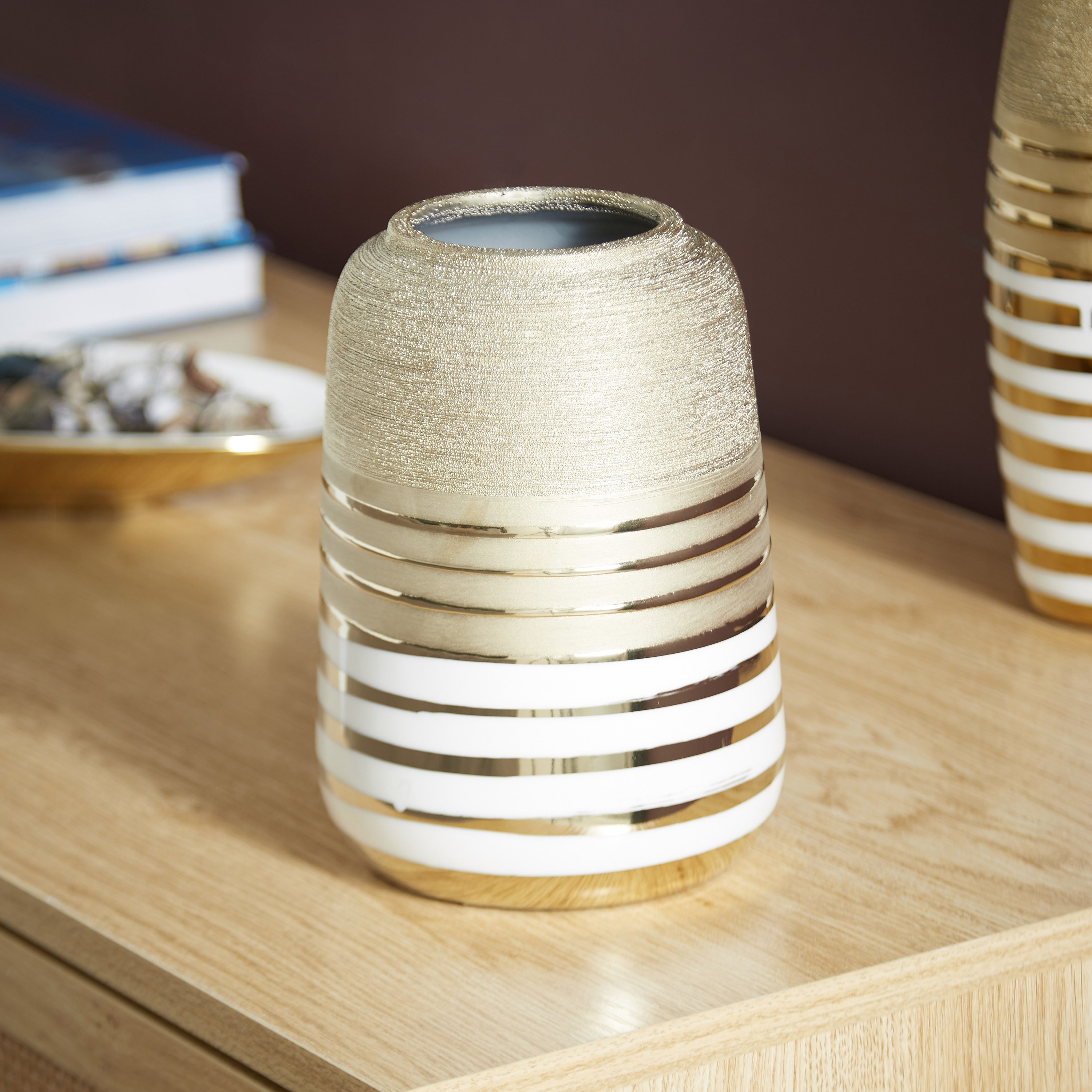 مزهرية صغيرة من السيراميك من ديوك - 13.5x13.5x18.8 سم-hbxbedroom-decorandaccessories-vases-image-1