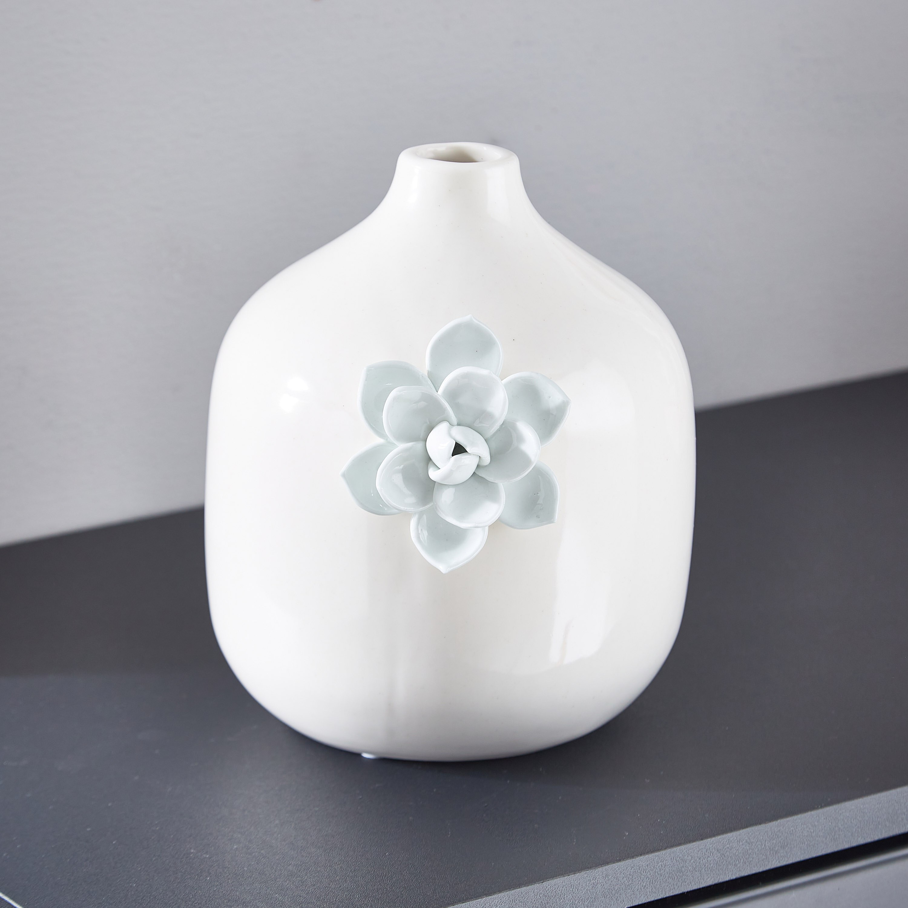 مزهرية سيراميك صغيرة ببروش زهرة من ديوك - 16.5x14.5x17.5 سم-hbxbedroom-decorandaccessories-vases-image-2