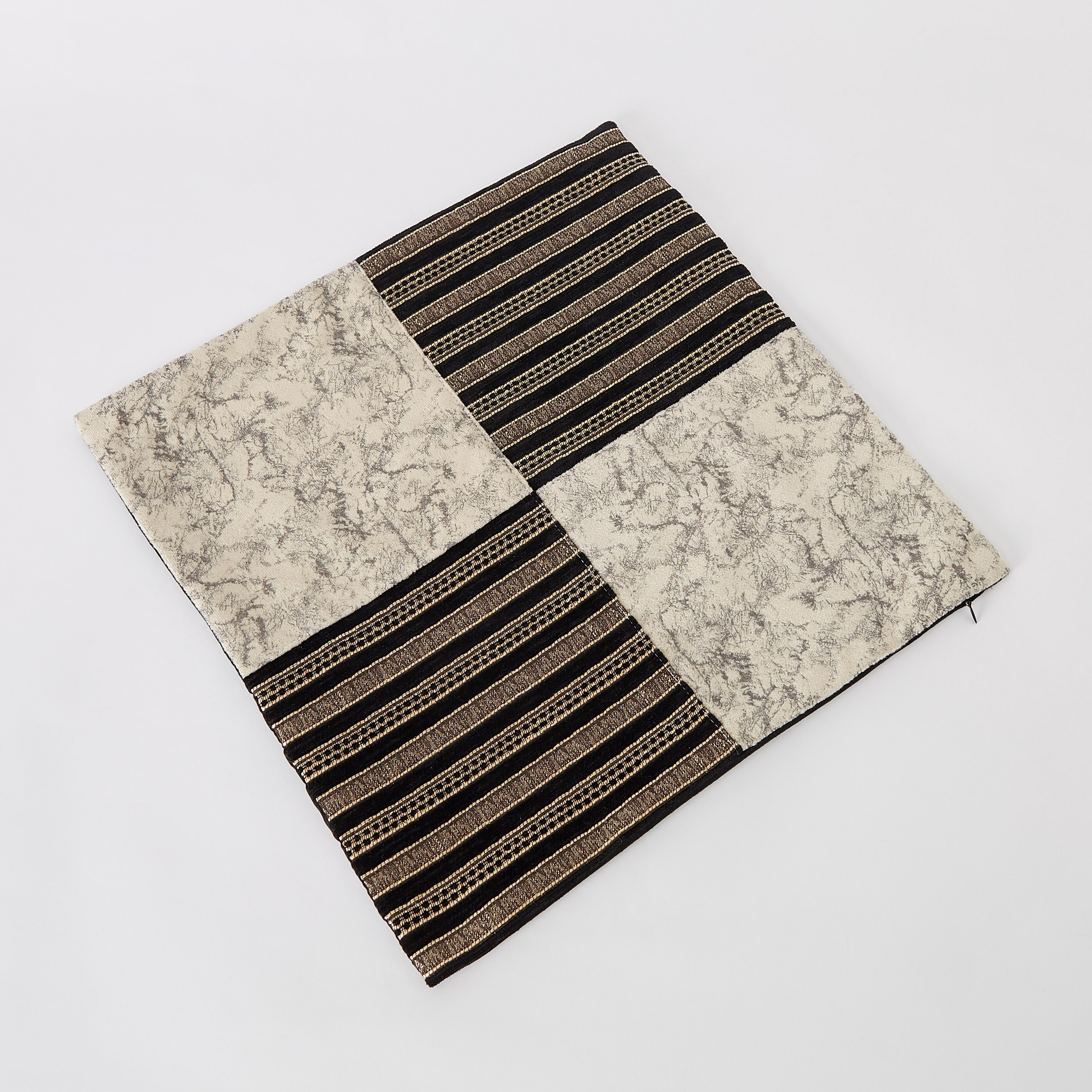 غطاء وسادة بتصاميم متداخلة من زيون - 45x45 سم-hbxhomeware-cushionsandcovers-cushioncovers-image-5