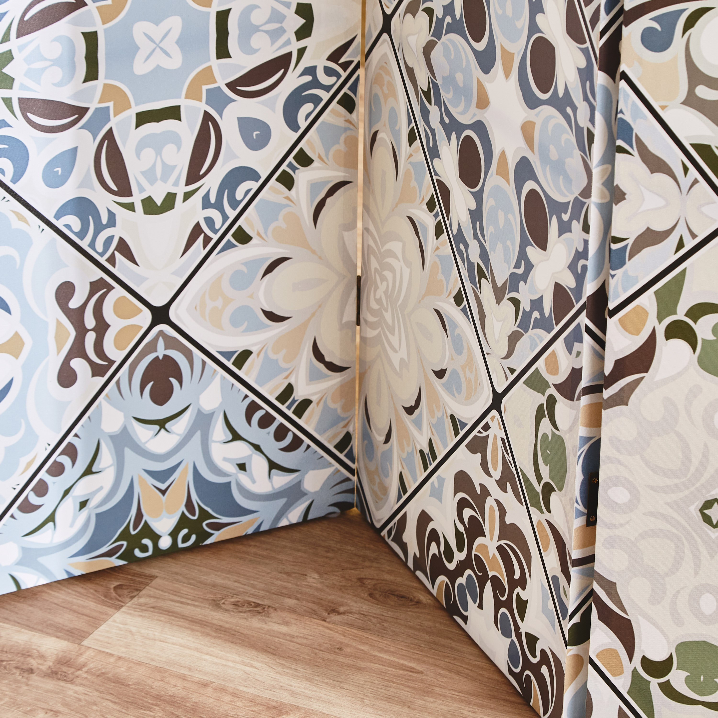شاشة قابلة للطي 5 لوحات بطبعات من بترا - 120 × 3 × 180 سم-PROMO_HB_AE_B1G1_250925-image-2
