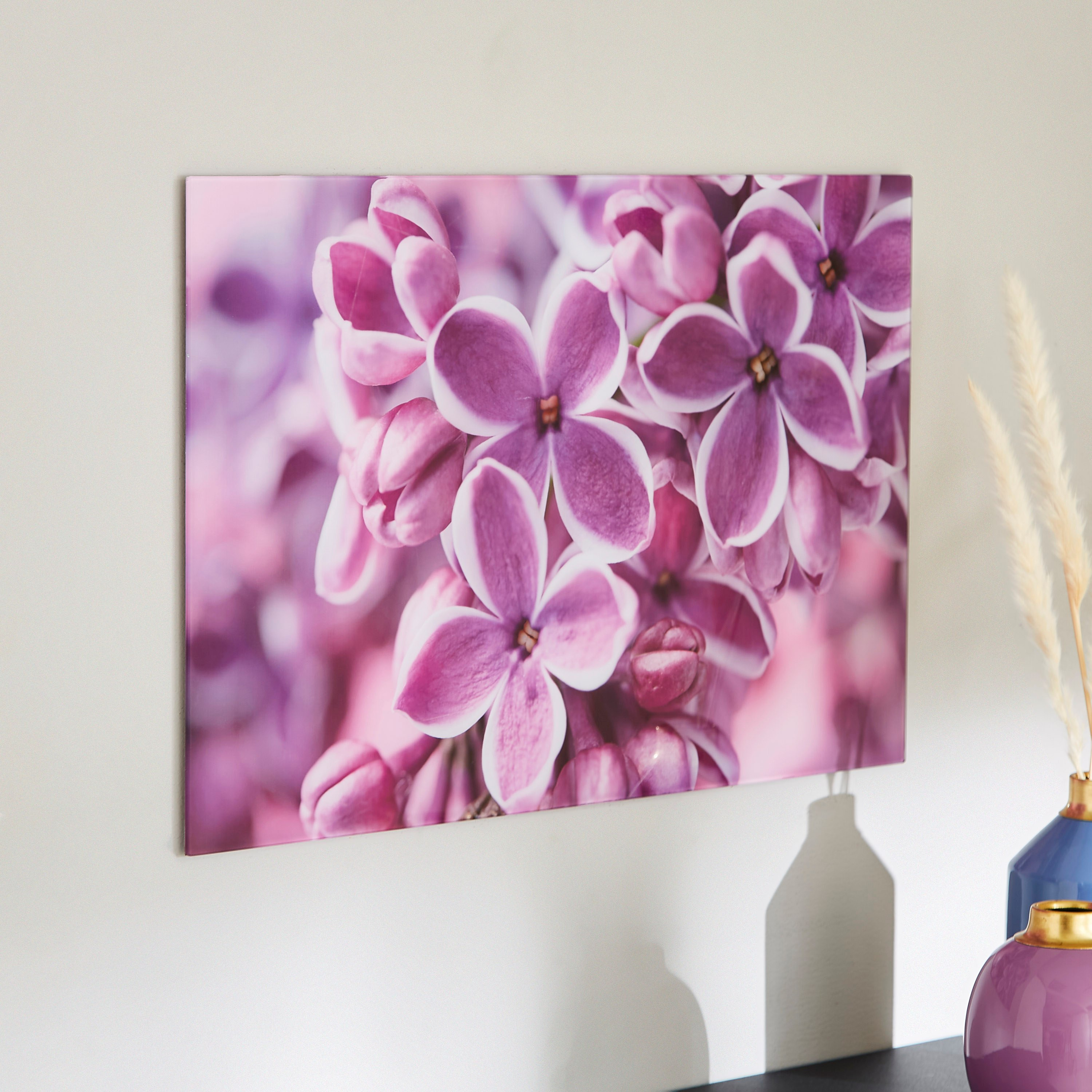 زينة حائط من الزجاج المعالج حراريًا بتصميم زهور من كلود - 60x1x40 سم-hbxhomeware-hbxdecorandfurnishings-image-2