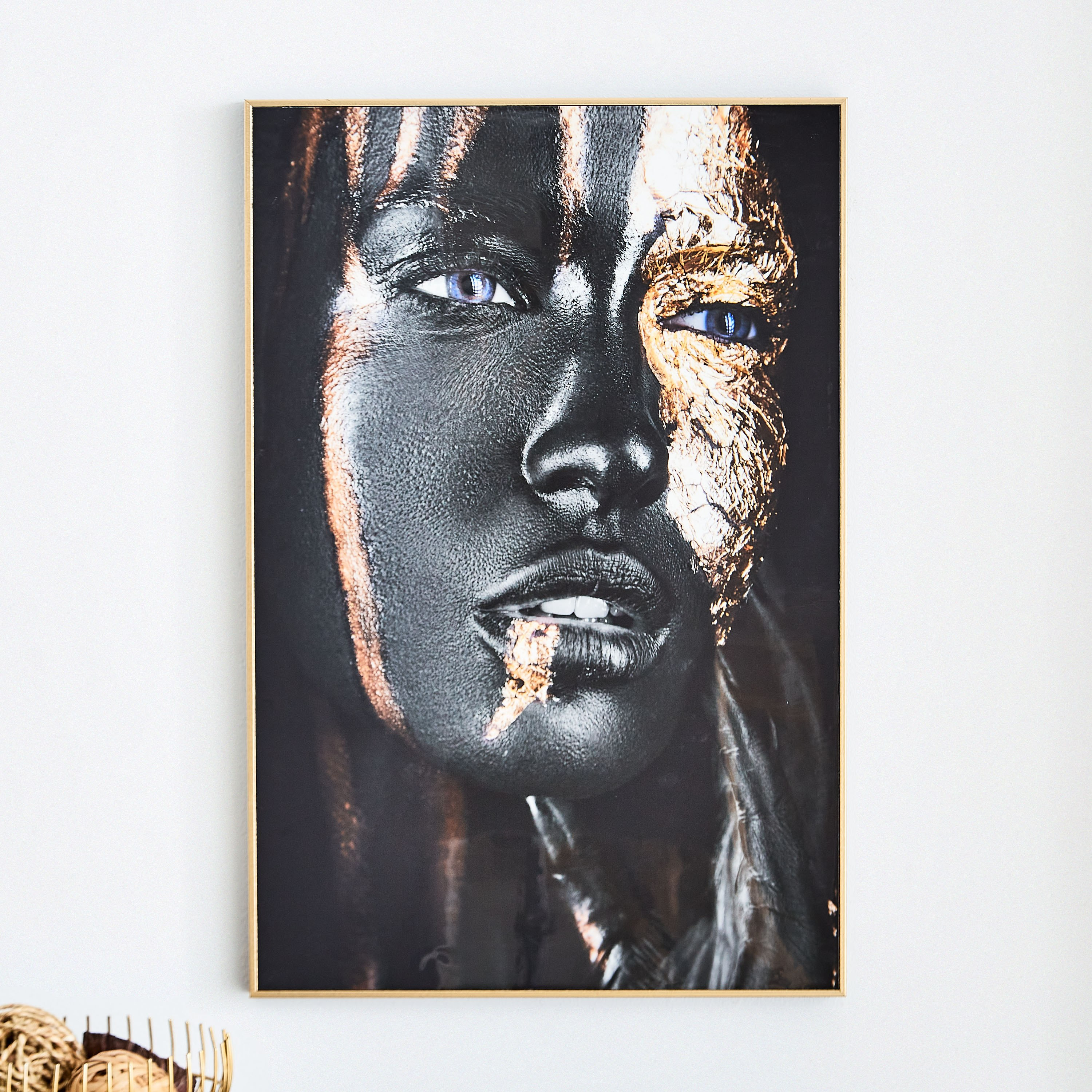 لوحة مؤطّرة لامعة بتصميم وجه إمراة إم دي أف من بيترا - 40x3x60 سم-hbxhomeware-hbxdecorandfurnishings-image-1