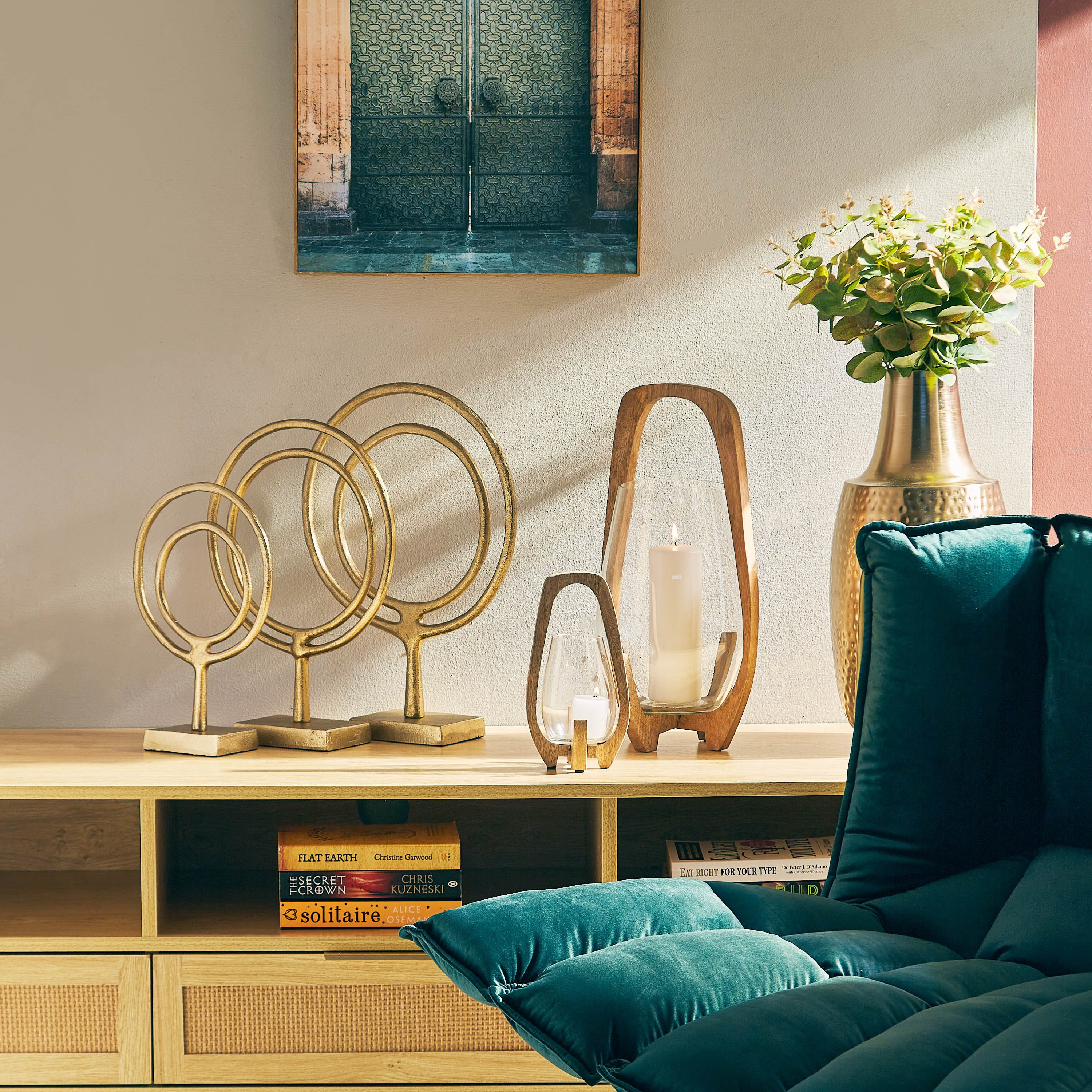 منحوتة معدنيّة مركزيّة بشكل قرص صغير من إنارة - 20x8x32 سم-hbxhomeware-homedecor-figurinesandornaments-image-4