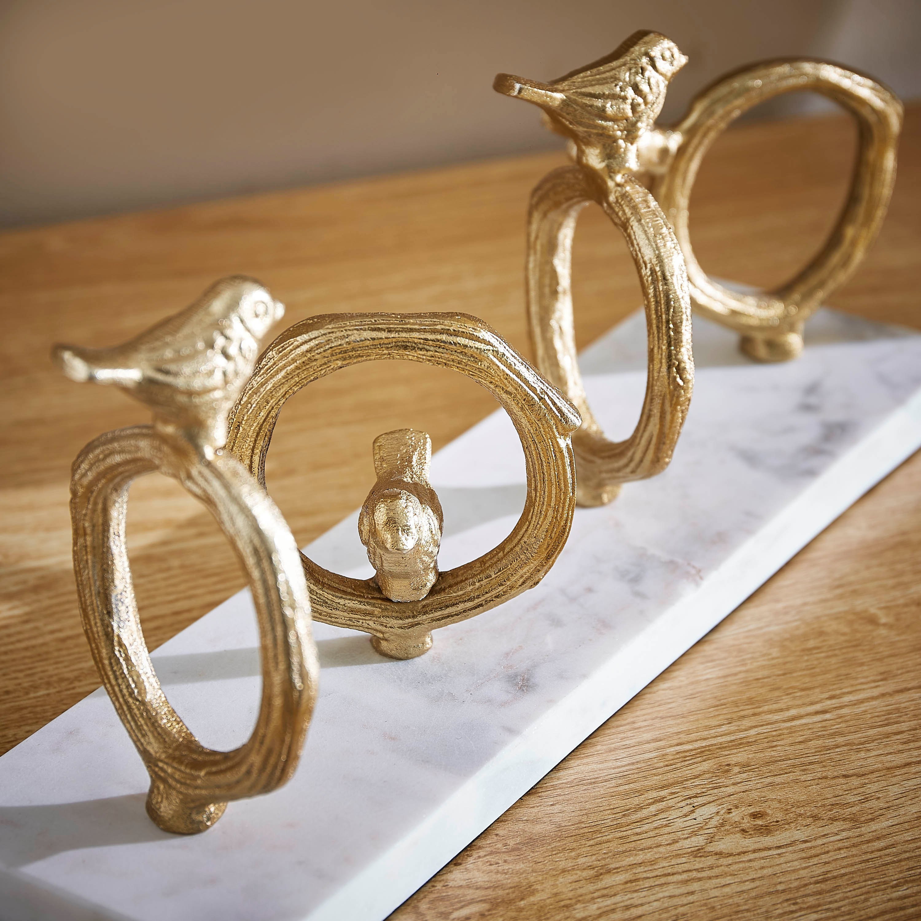 منحوتة معدنيّة بتصميم عصافير فوق دائرة من إنارة - 30x12x12 سم-hbxhomeware-homedecor-figurinesandornaments-image-3