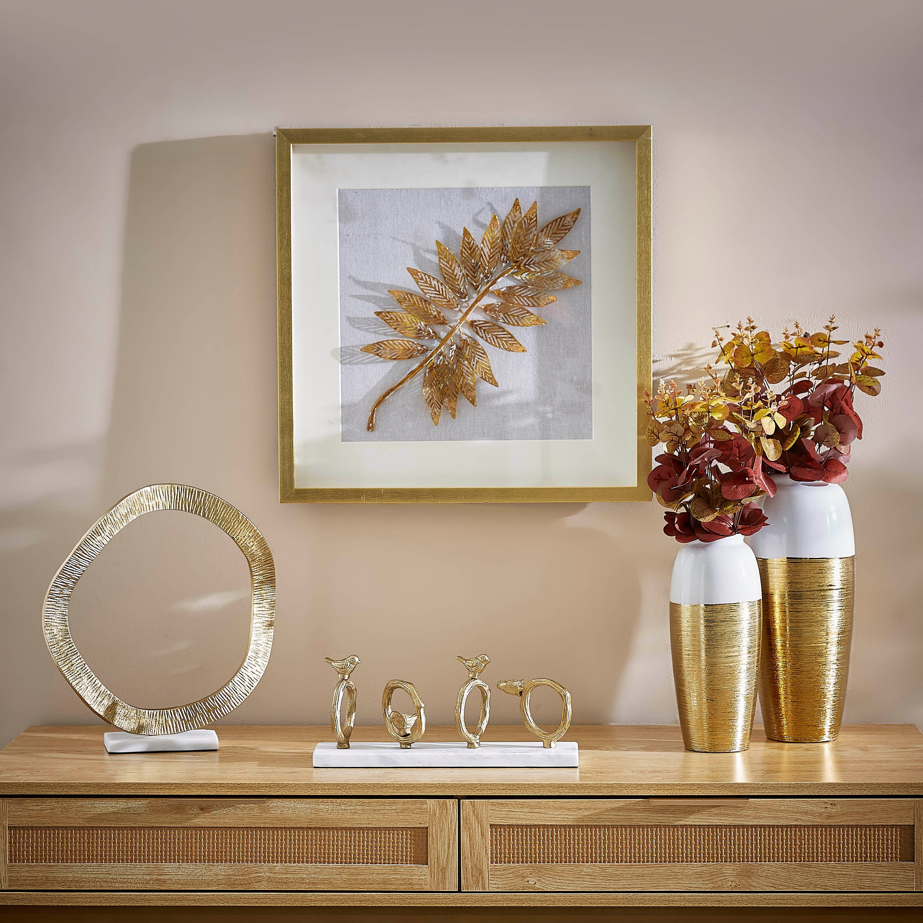 منحوتة معدنيّة بتصميم عصافير فوق دائرة من إنارة - 30x12x12 سم-hbxhomeware-homedecor-figurinesandornaments-image-4