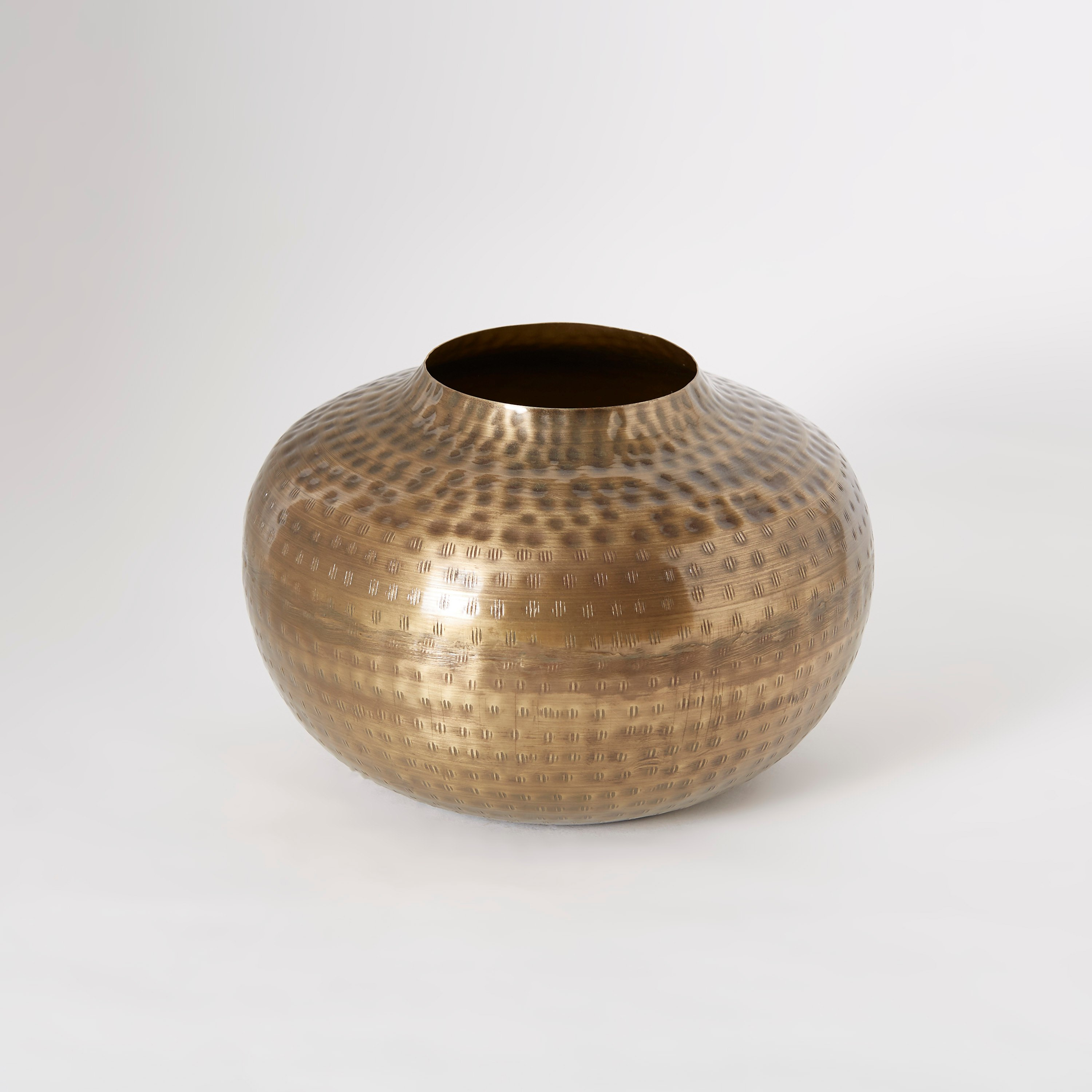 Inaara Metal Dhol Vase - 25x25x20 cm-hbxbedroom-decorandaccessories-vases-image-5