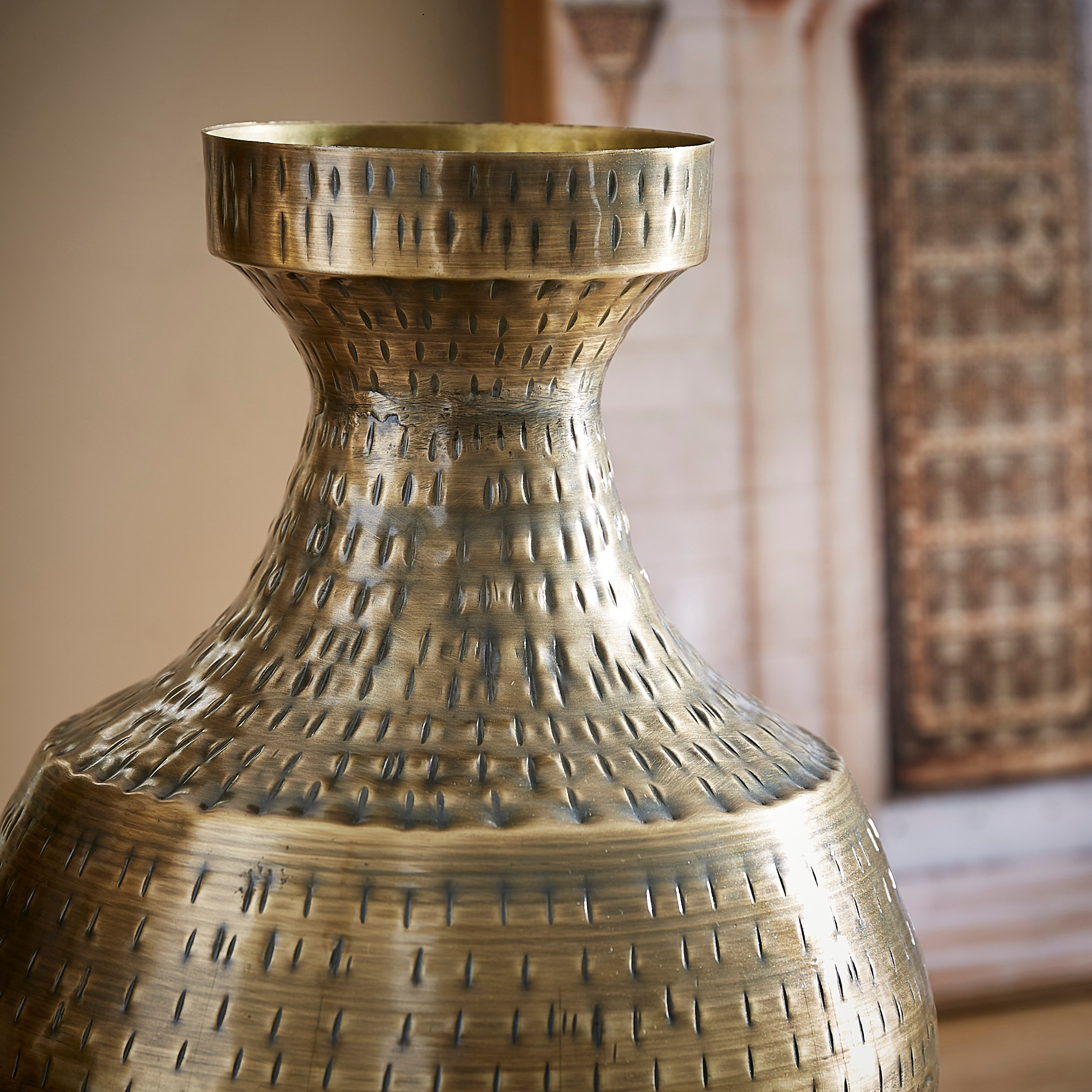 مزهرية ماتاكا معدنية بطابع تجريدي من إنارة - 21x21x30 سم-hbxbedroom-decorandaccessories-vases-image-4