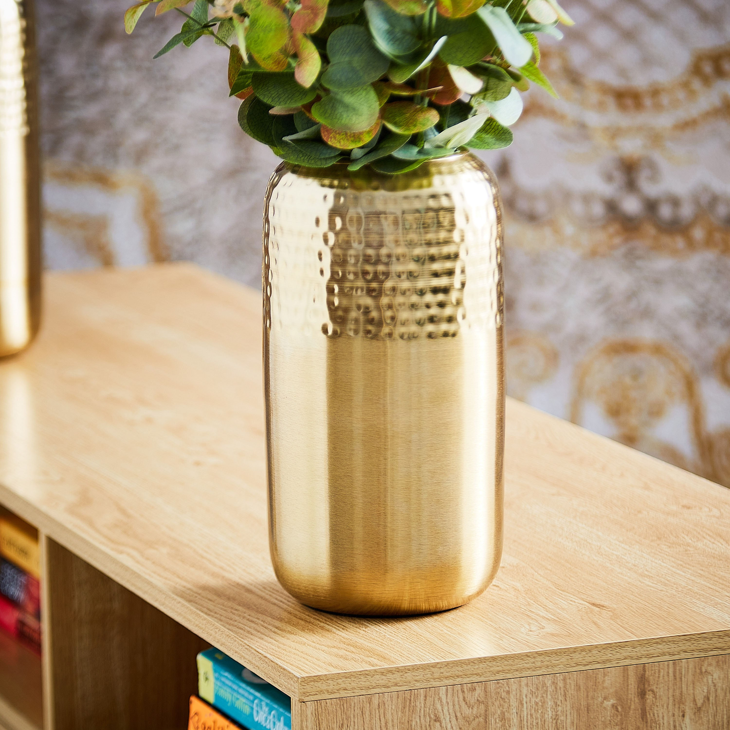 مزهرية صغيرة معدنية مزدوجة الملمس من إنارة - 15x15x26 سم-hbxbedroom-decorandaccessories-vases-image-1