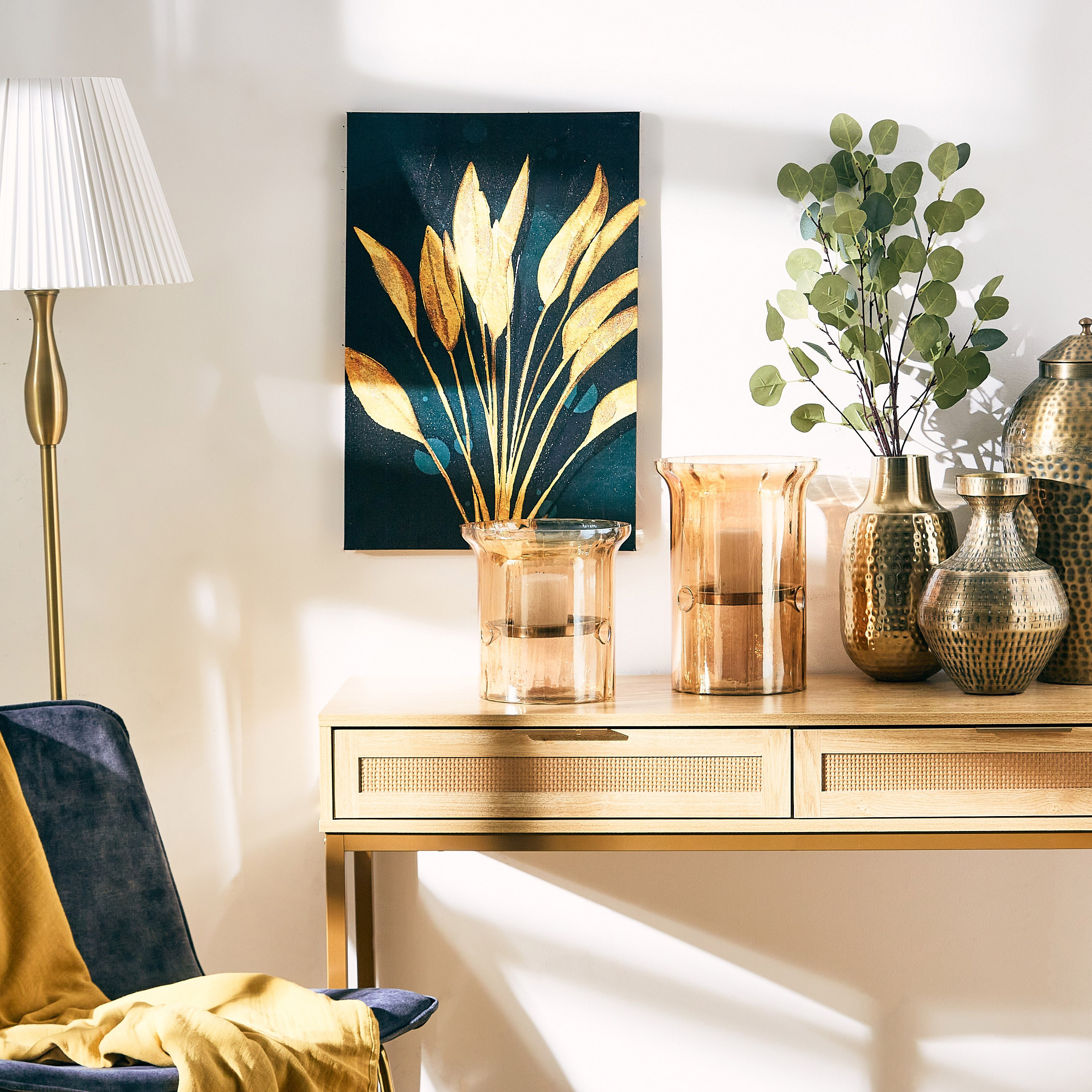 حامل شموع بتصميم فانوس طويل من الزجاج المنقوش من سكاوت - 22x22x30  سم-hbxlivingroom-decorandaccessories-candleholders-image-4