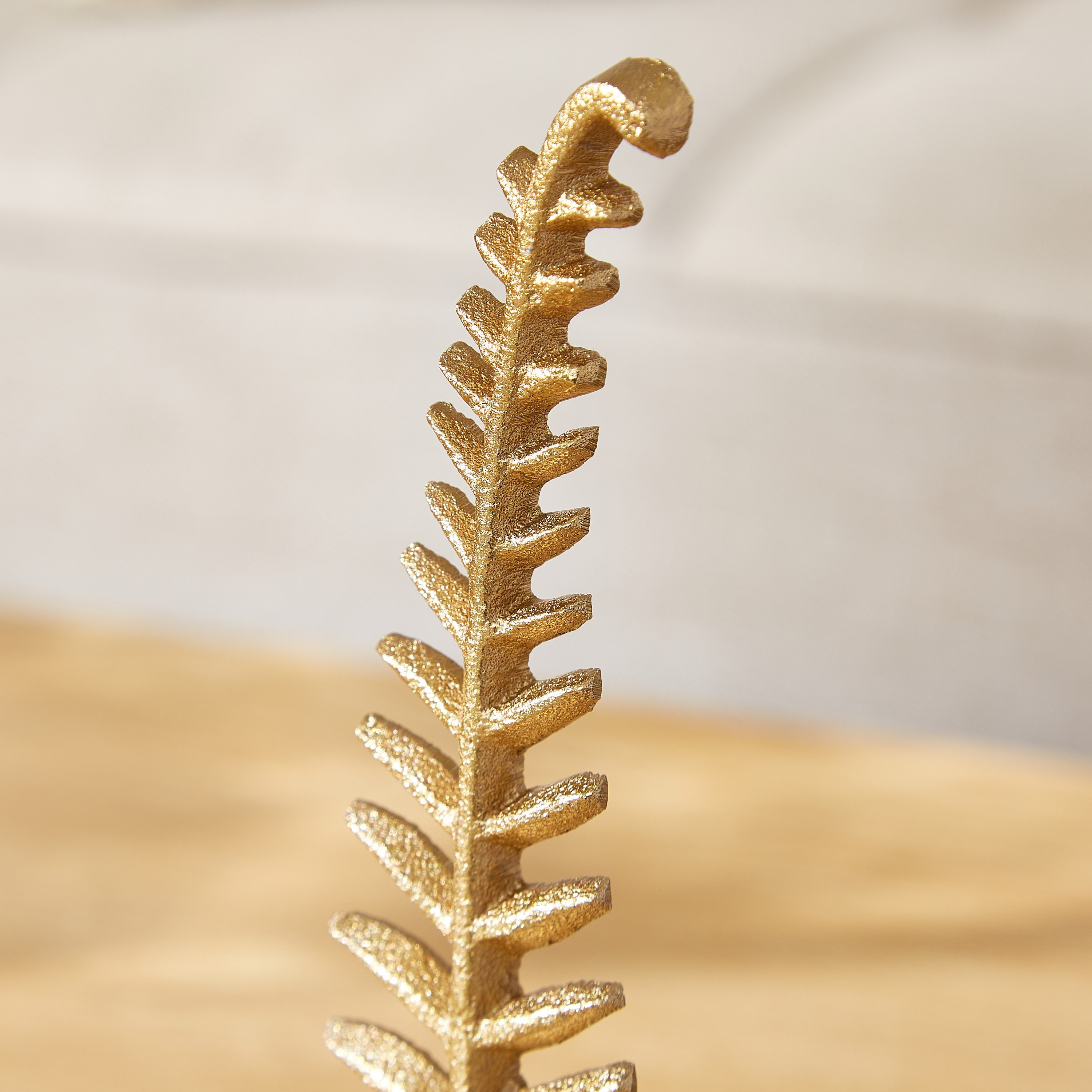 قطعة ديكور على شكل ورقة شجر معدنية من سكاوت- 9×5×20 سم-hbxhomeware-homedecor-figurinesandornaments-image-3