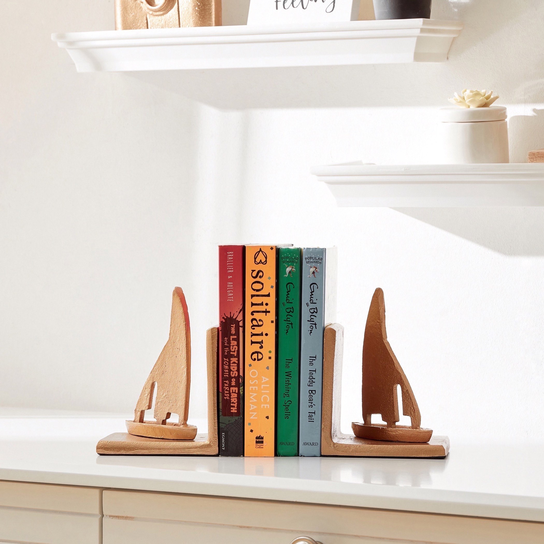 نهايات كتب معدنيّة بتصميم قارب من كوريو - 25x13 سم-hbxhomeware-homedecor-figurinesandornaments-image-1
