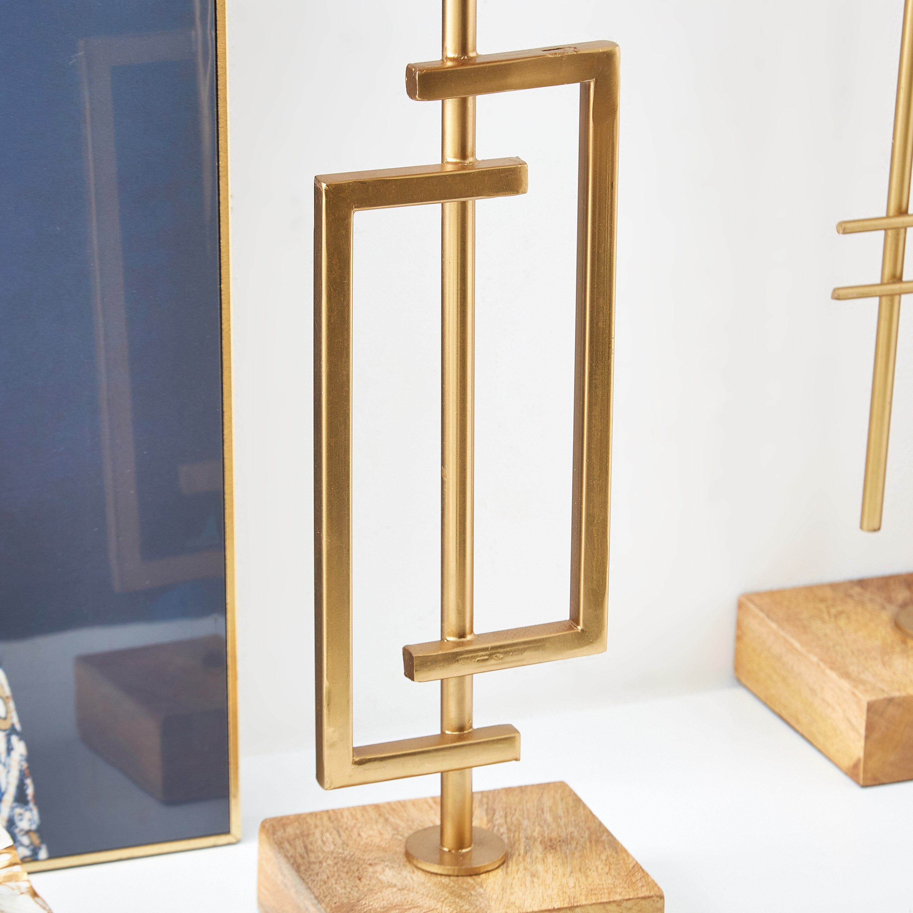 حامل شموع أرضي مربّع معدني من مياكي - 13x11x50 سم-hbxlivingroom-decorandaccessories-candleholders-image-3