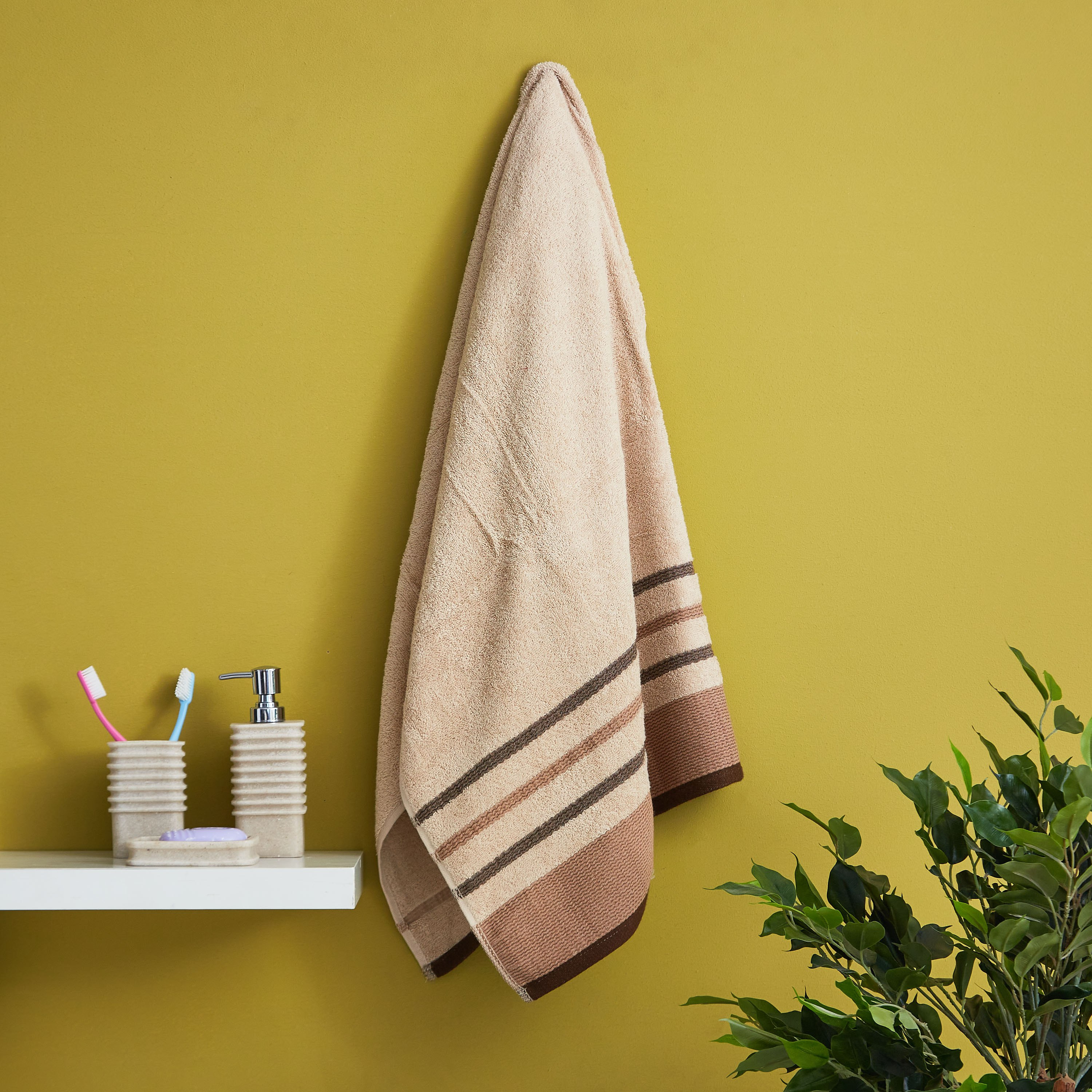 منشفة حمام قطنية مخططة من ريتا - 70 × 140 سم-hbxbathroom-bathroomtextiles-image-1