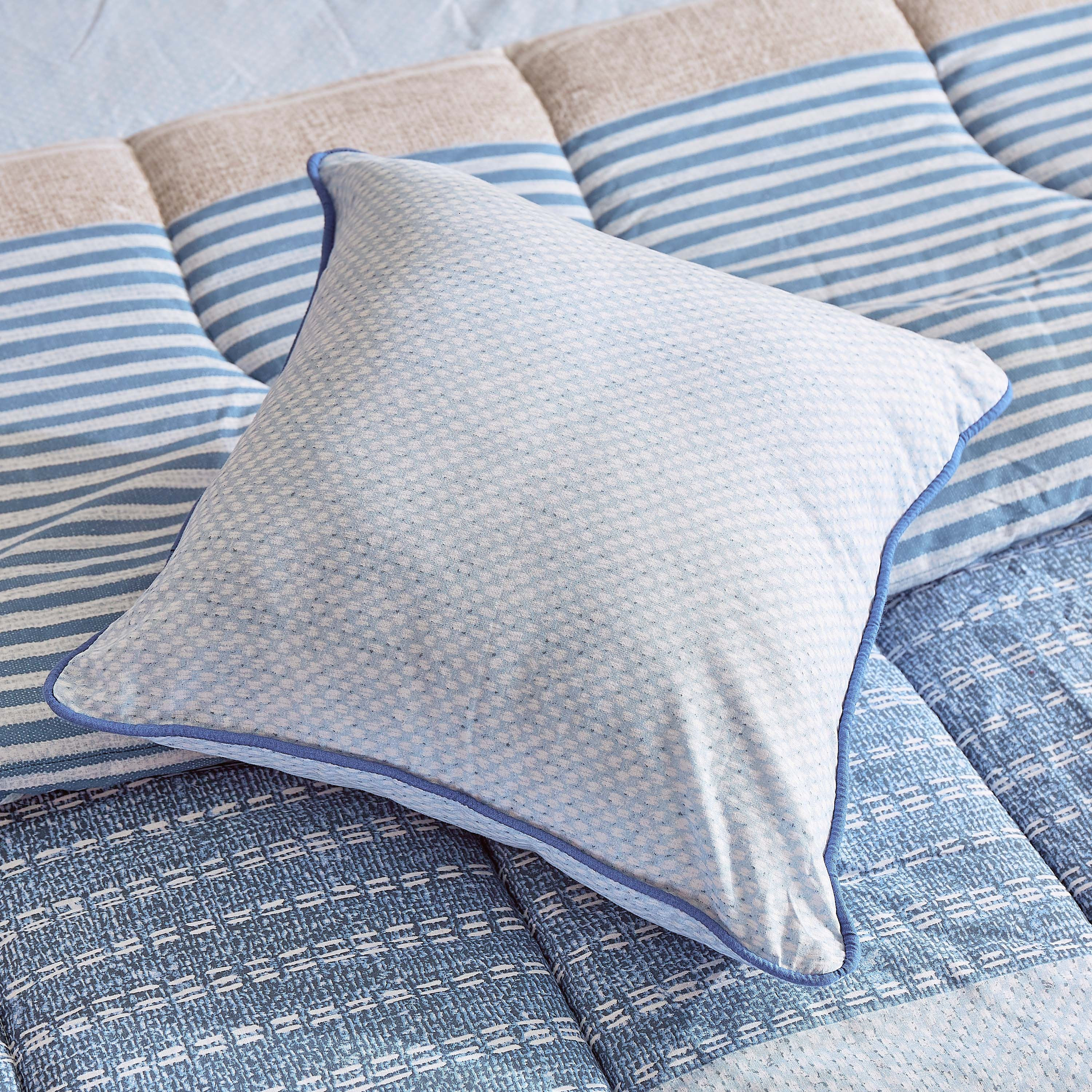 Lin Blue Printed 5-Piece Twin Cotton BIAB Comforter Set - 160x220 cm-hbxhomeware-hbxdecorandfurnishings-image-4