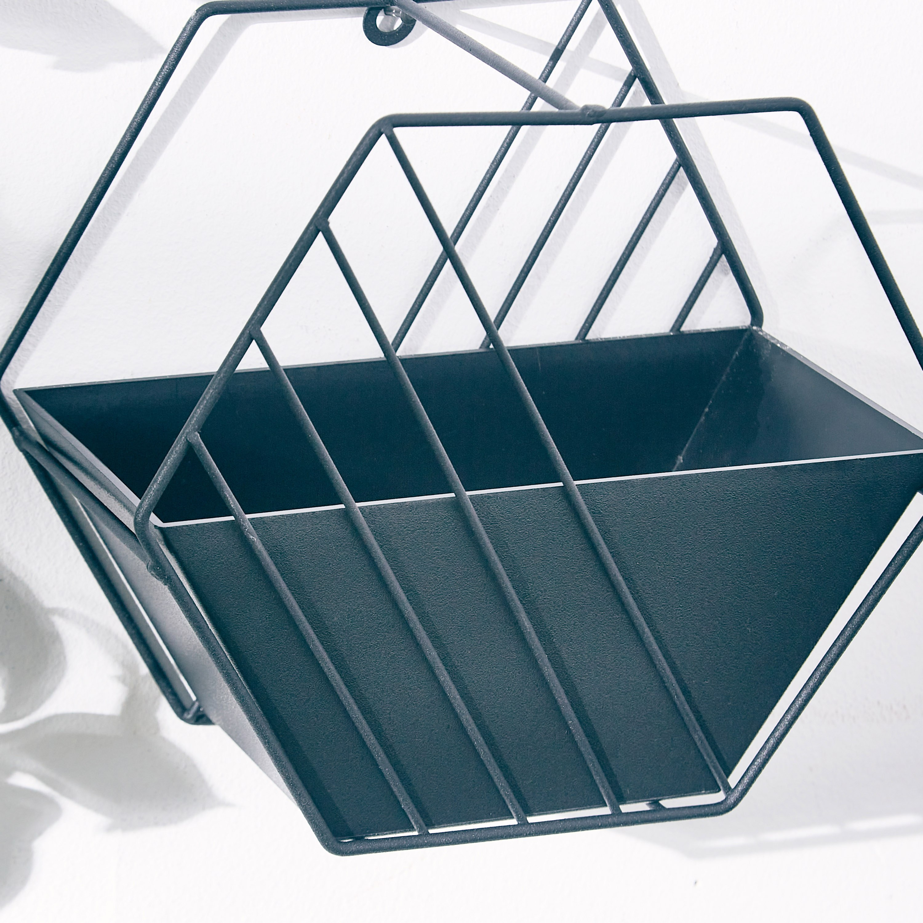 Liam Wall Hanging Metal Planter with Pot - 23x13x20 cm-PROMO_HB_AE_B1G1_250925-image-3