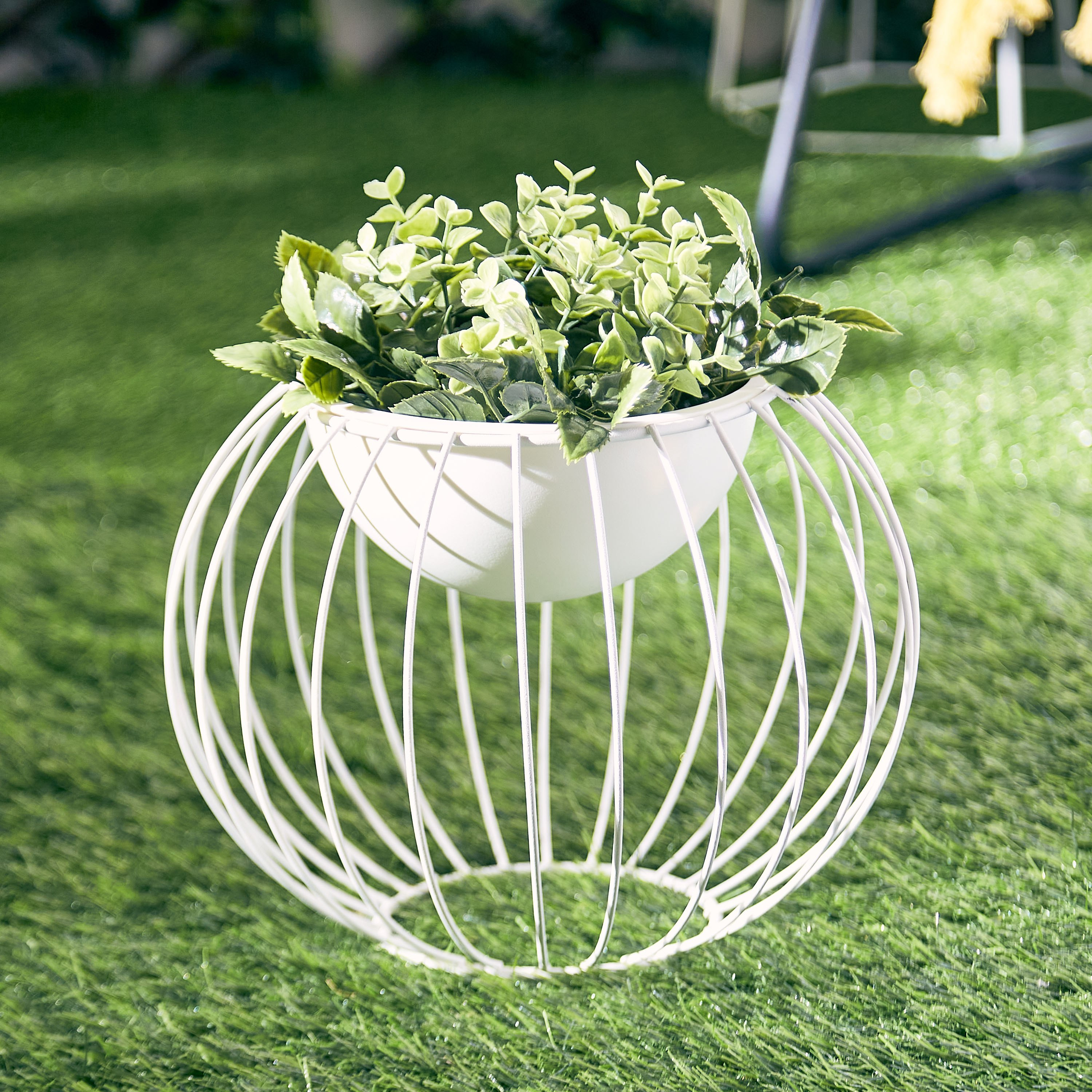 إناء زرع معدني مستدير من ليام - 26×26×20 سم-hbxhomeware-hbxdecorandfurnishings-image-2