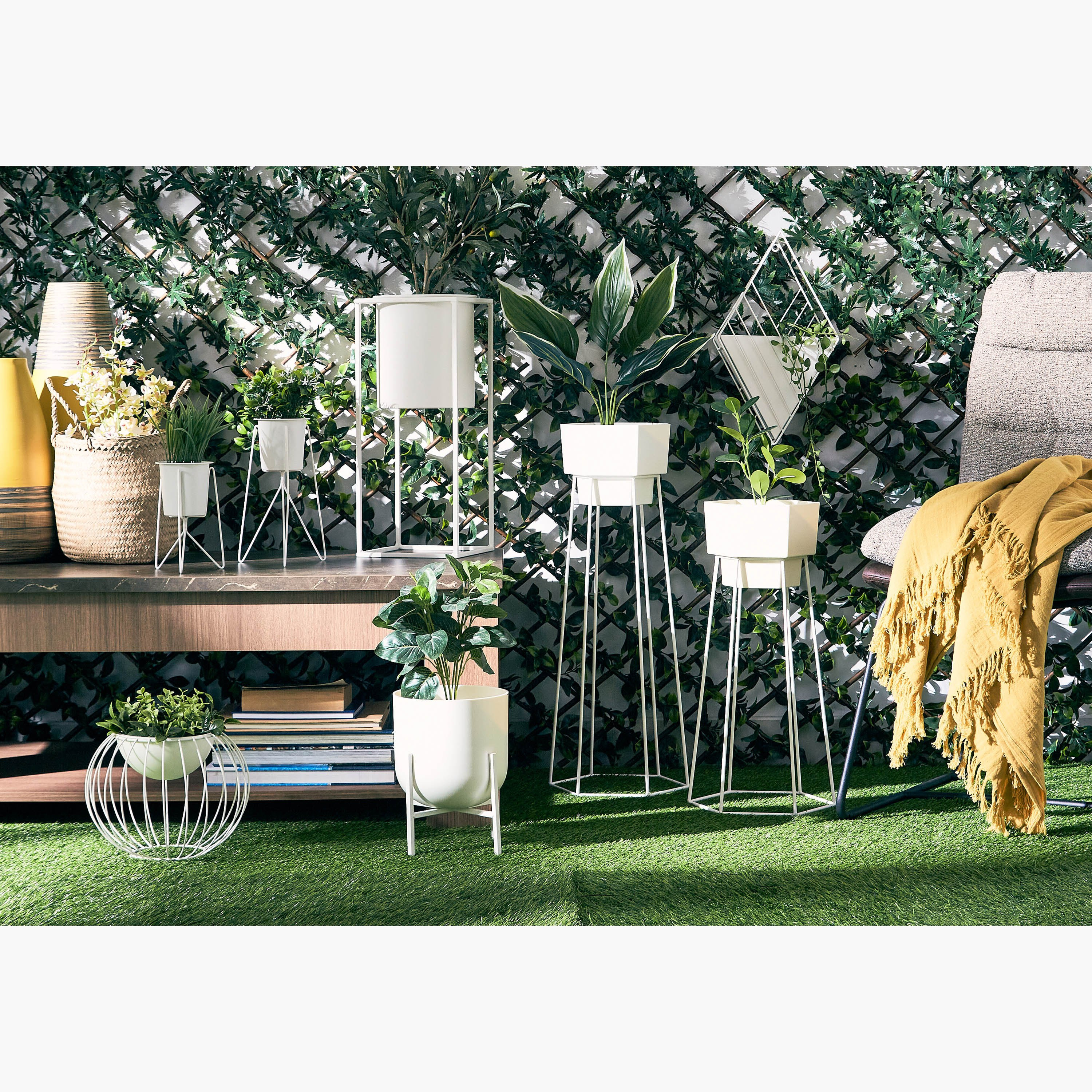 حامل إناء زرع معدني مع وعاء من ليام - 26x22x53سم-hbxhomeware-hbxdecorandfurnishings-image-4