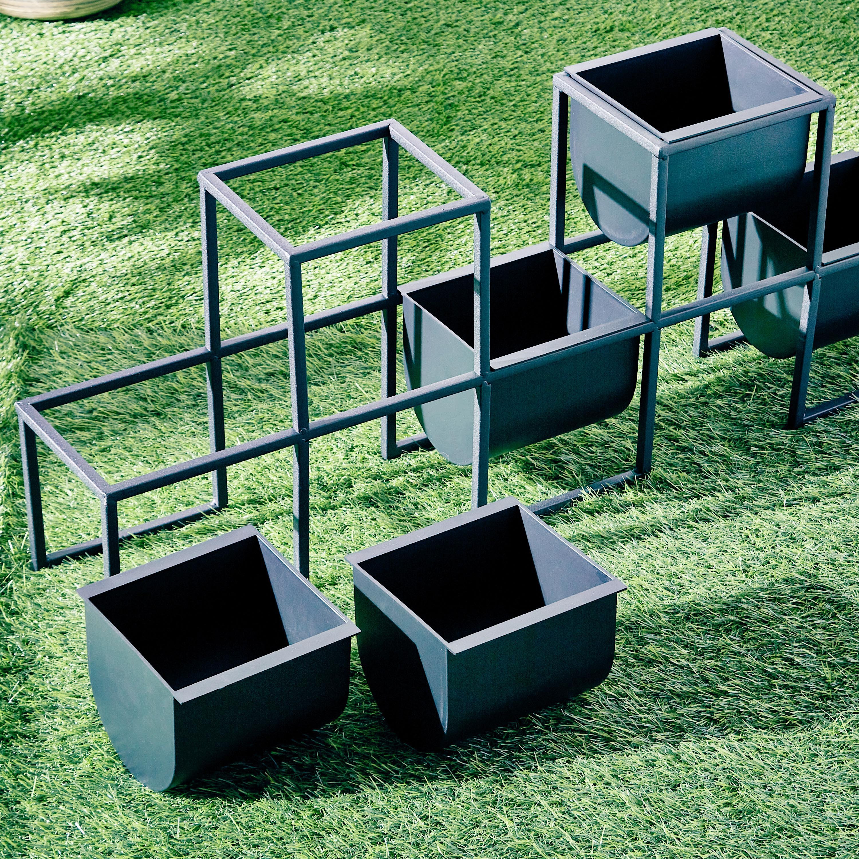 Liam Metal Planter Stand with 5 Pots - 82x15x32 cm-hbxhomeware-hbxdecorandfurnishings-image-3