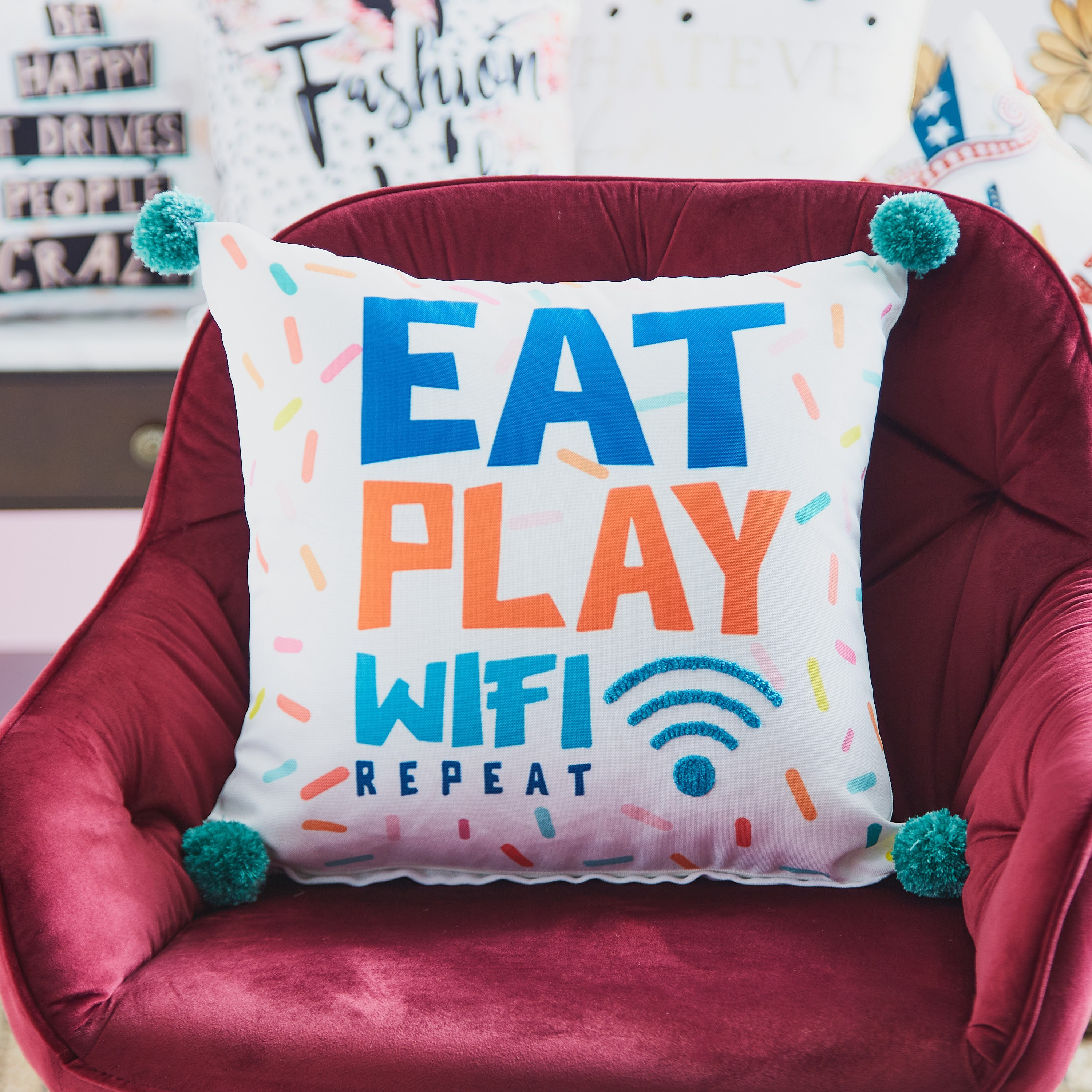 غطاء وسادة بطبعات إيت بلاي واي فاي ريبيت من دالبي- 40×40 سم-hbxhomeware-hbxkidsandyouth-image-1