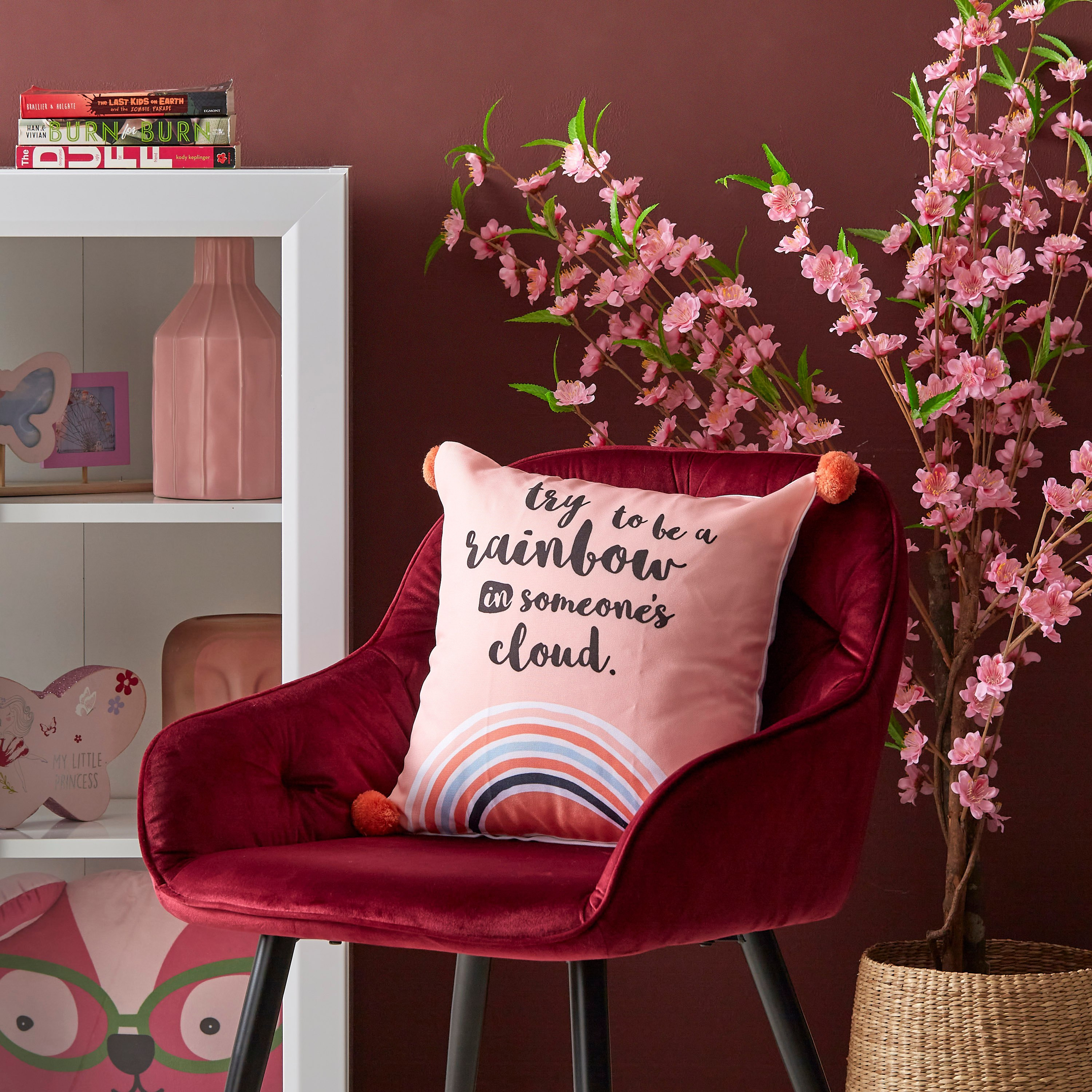 غطاء وسادة بطبعات قوس قزح وتفاصيل بوم بوم من دالبي - 40x40 سم-hbxhomeware-hbxkidsandyouth-image-4