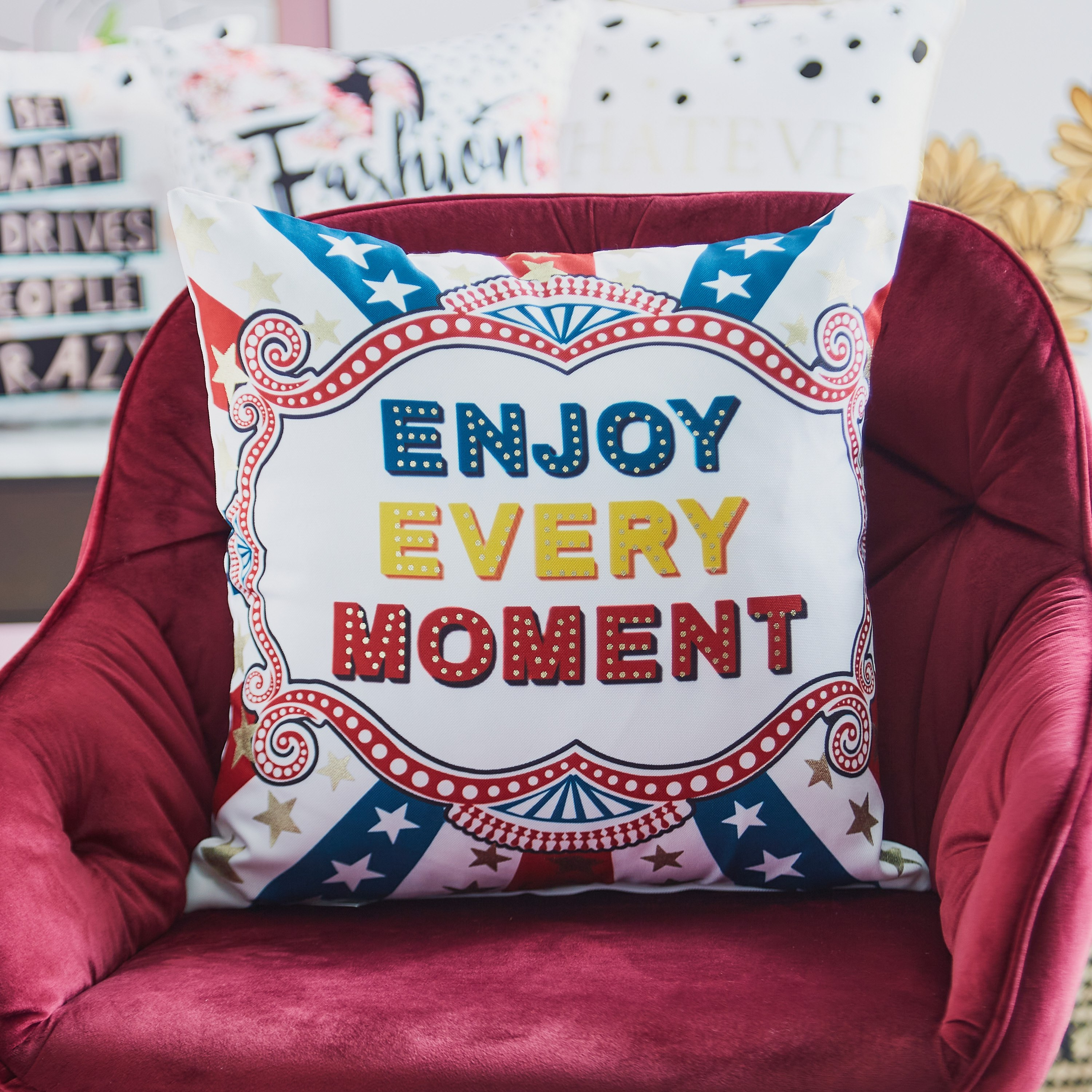غطاء وسادة بطبعات إنجوي إيفري مومنت من دالبي - 40x40 سم-hbxhomeware-hbxkidsandyouth-image-1