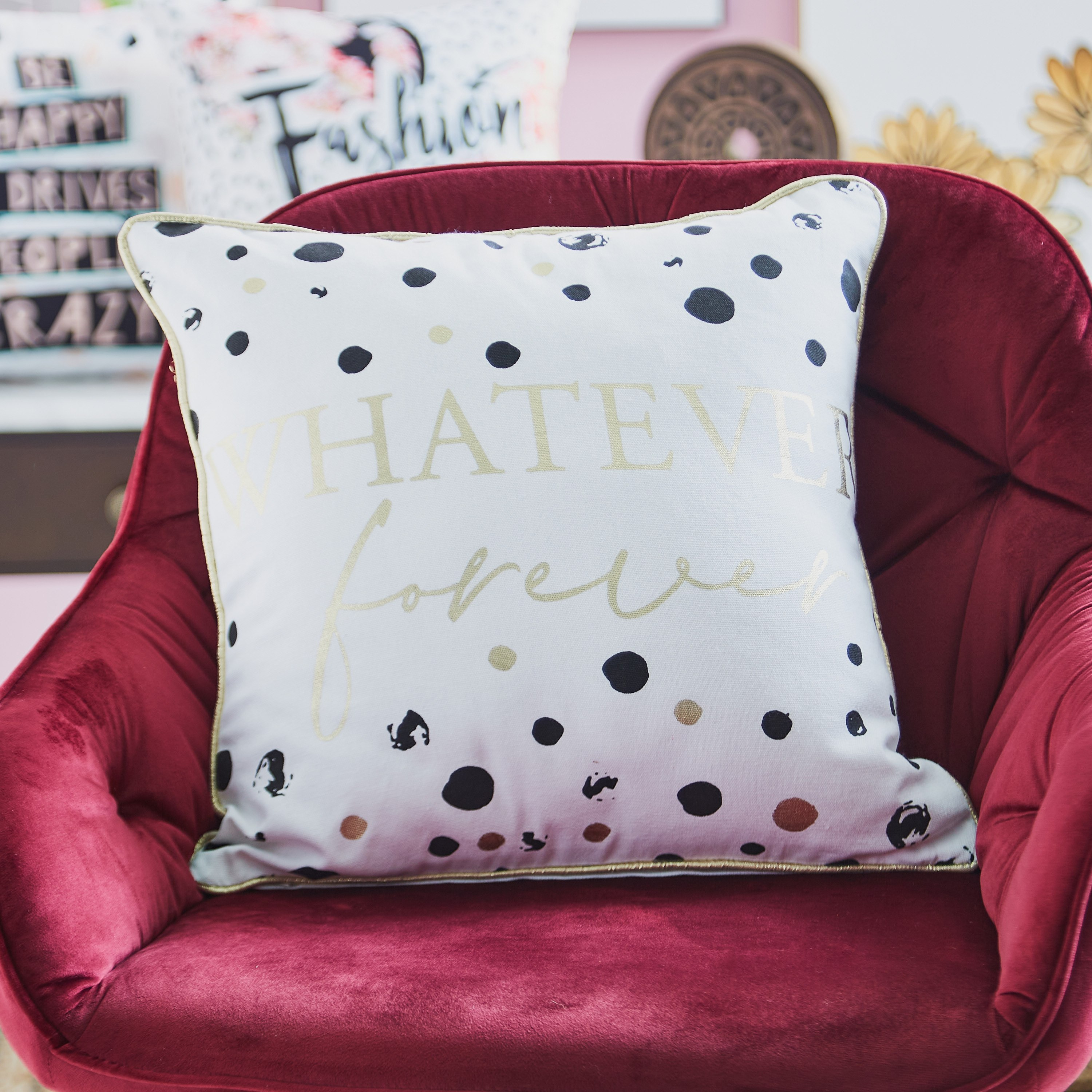غطاء وسادة بطبعات واتيفر فورإيفر من دالبي - 40x40 سم-hbxhomeware-hbxkidsandyouth-image-1