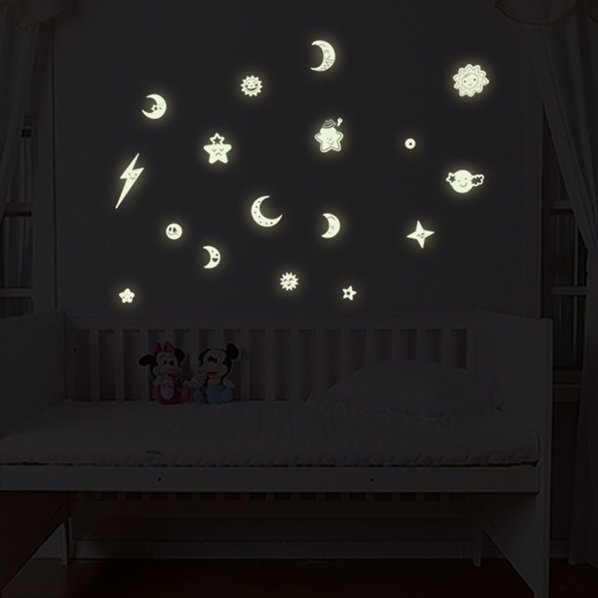 ملصقات قابلة لإعادة الاستخدام بتصميم قمر تتوهج في الظلام من راريتي - 21x24 سم-hbxhomeware-hbxkidsandyouth-image-2